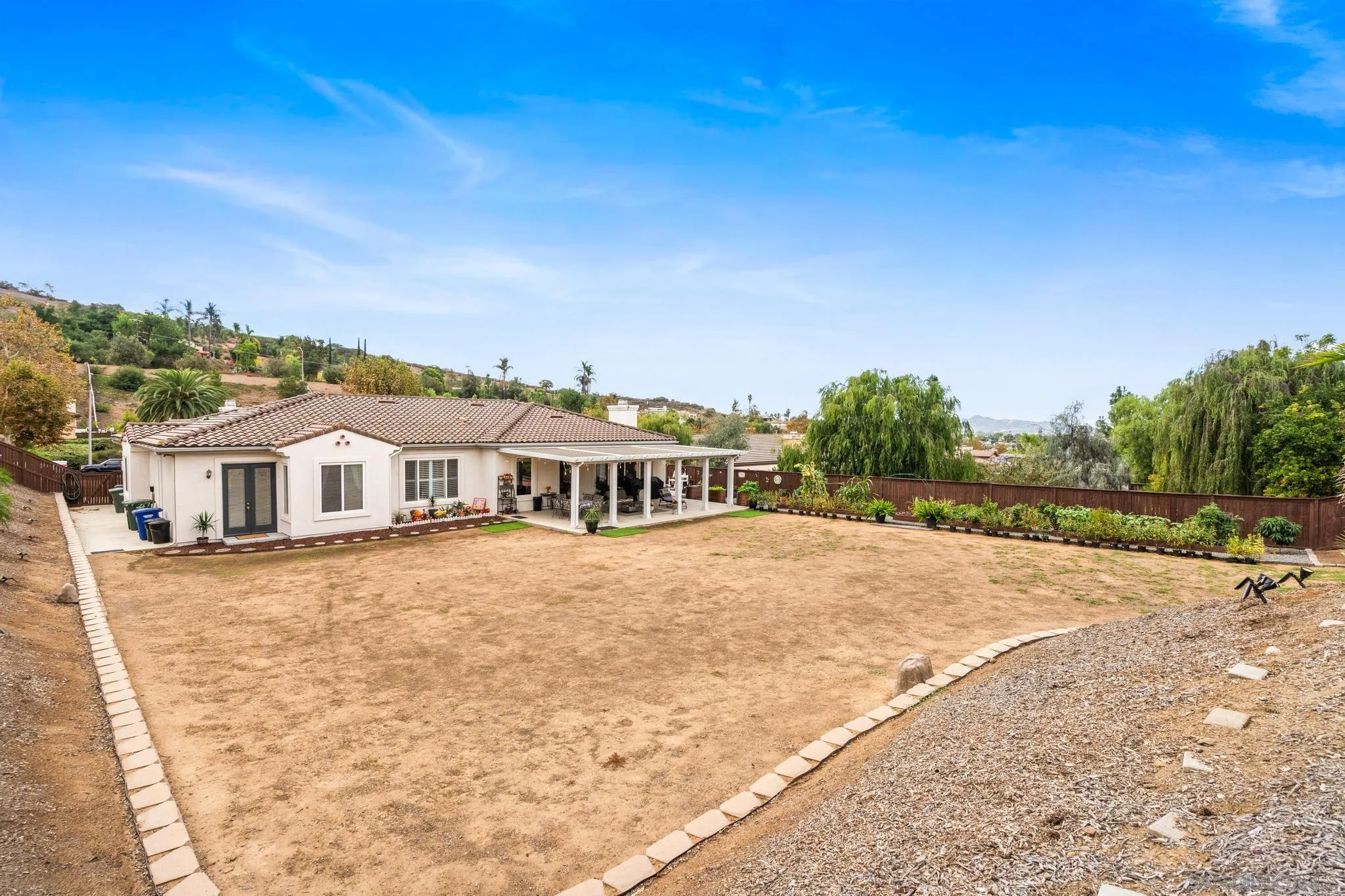 https://cdn.realtyfeed.com/cdn/127/250042337/559945e4a84342c4a0d2f93a8b2af4f0.webp