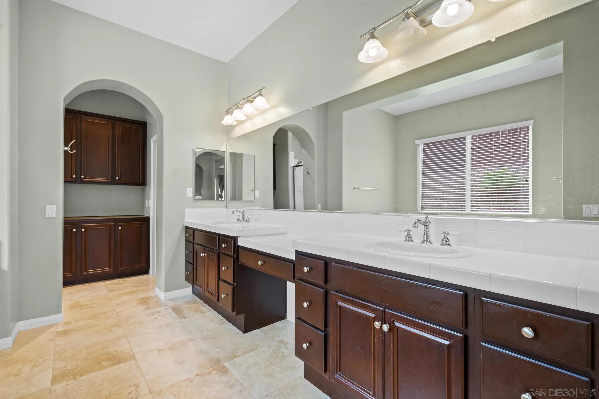 https://cdn.realtyfeed.com/cdn/127/250042337/c66a93ac996f14c7d91e8b4cc743c4db.webp