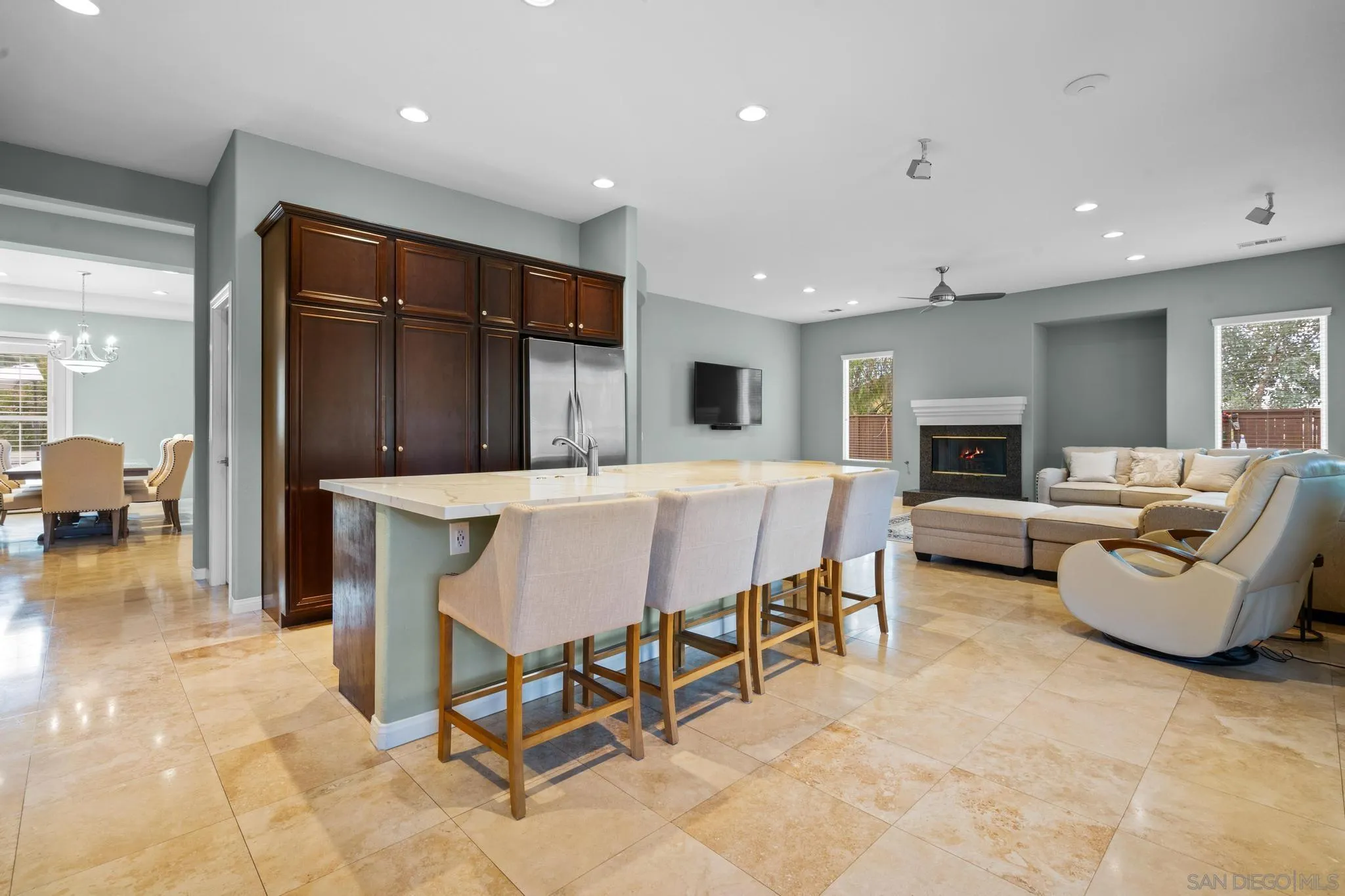 https://cdn.realtyfeed.com/cdn/127/250042337/d1e7c9103603248f3edb84ef13c0f3f5.webp