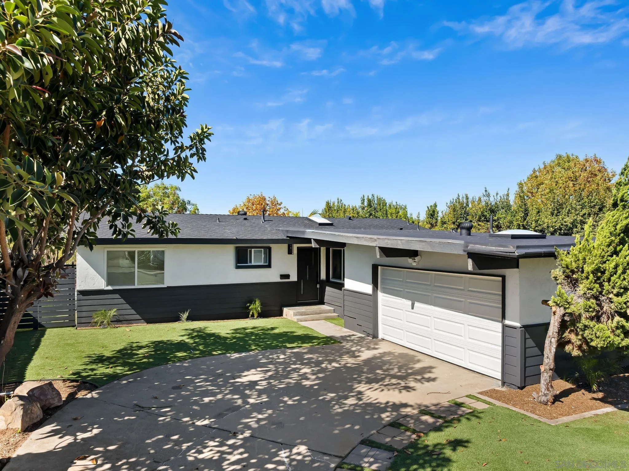 https://cdn.realtyfeed.com/cdn/127/250042346/d416e79d7c66e2a17c2f698570f8e1d3.webp