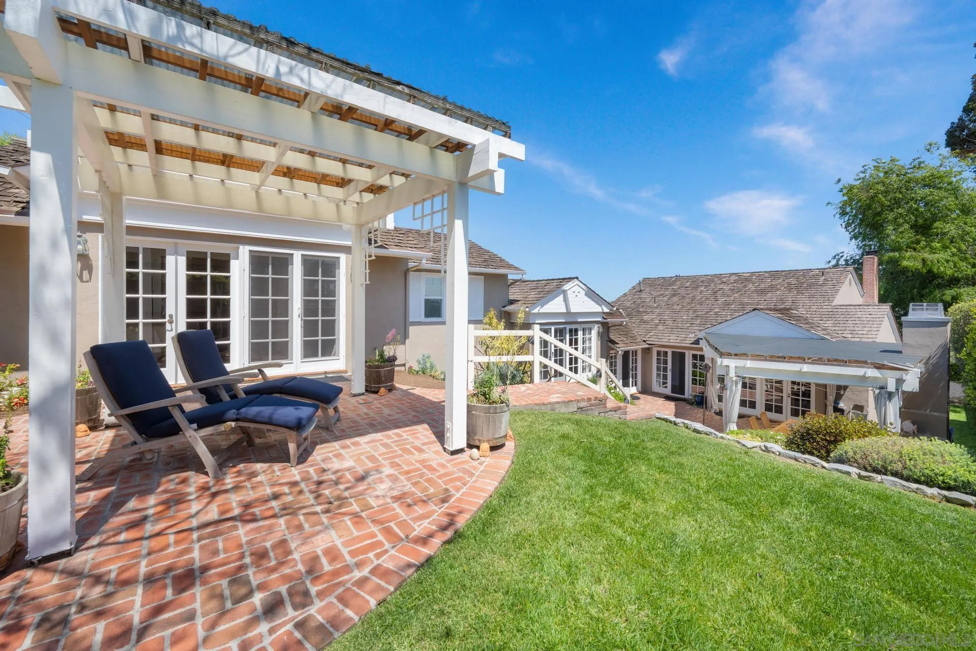 https://cdn.realtyfeed.com/cdn/127/250042351/bf20b901a33f4566b49dc74cf39f7045.webp
