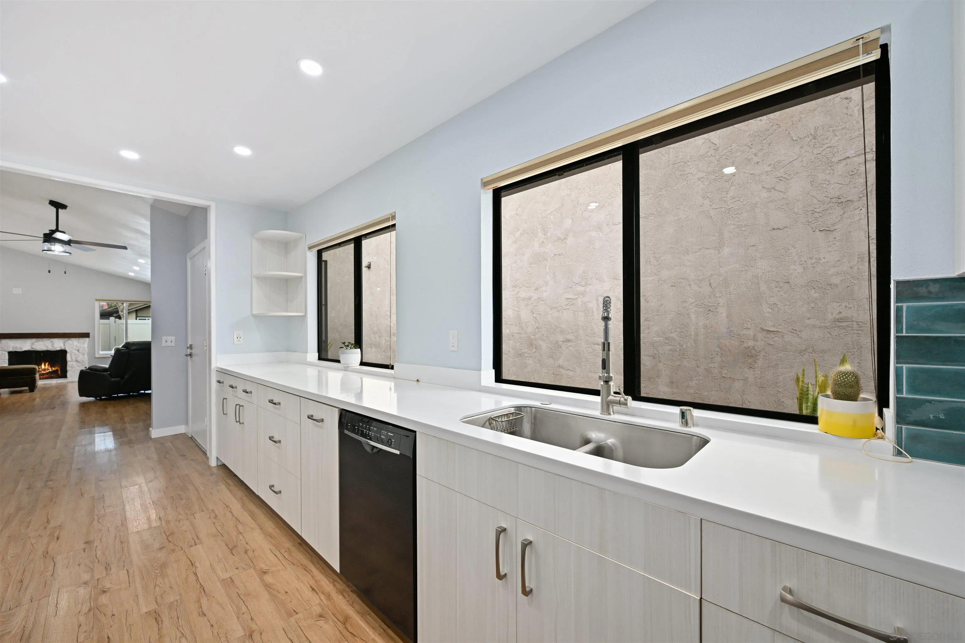 https://cdn.realtyfeed.com/cdn/127/250042361/09370ab631c9bc4e2ccc5533f4b04fc2.webp