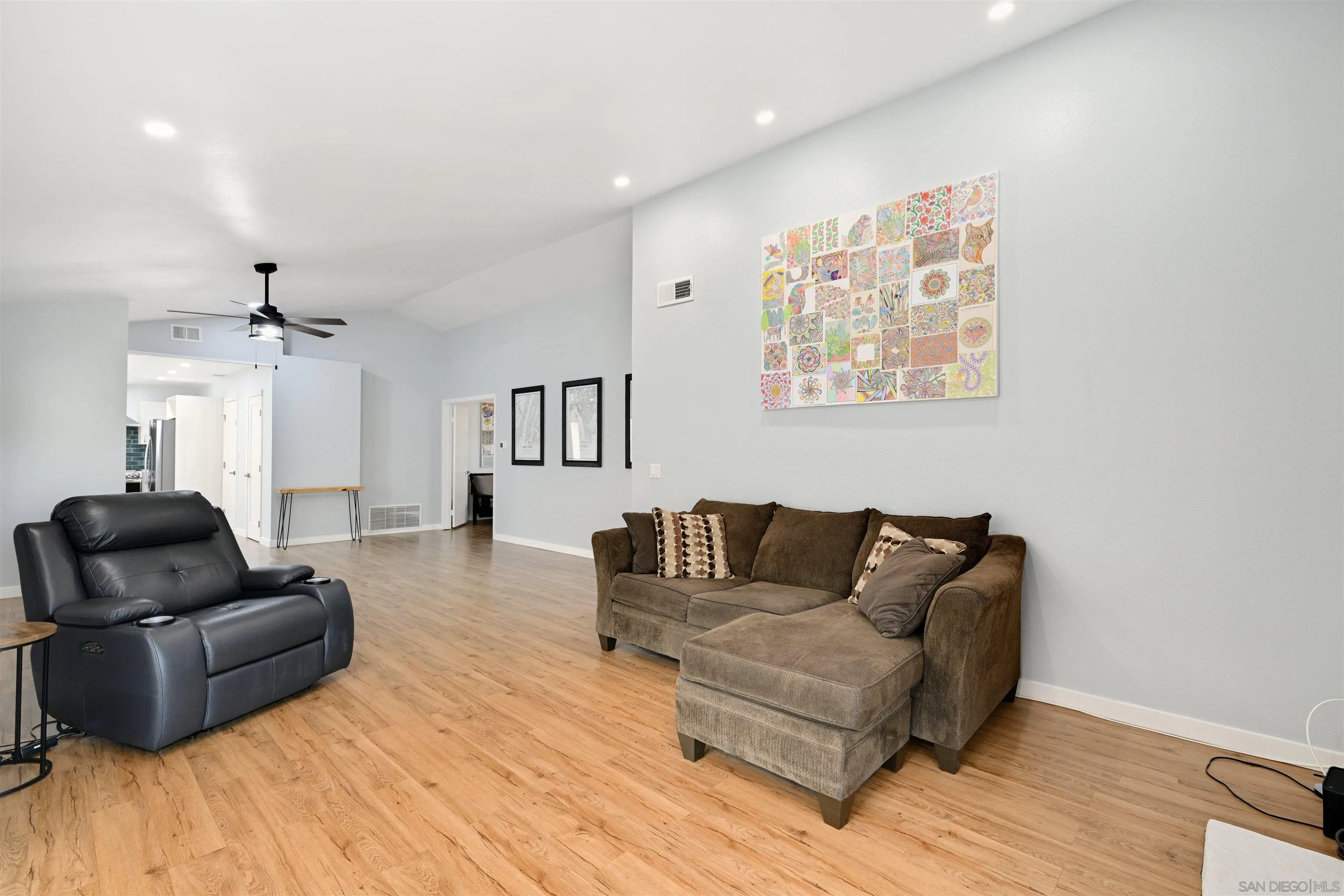https://cdn.realtyfeed.com/cdn/127/250042361/e8cfcf86a5144538bcdad6a0b12710f1.webp