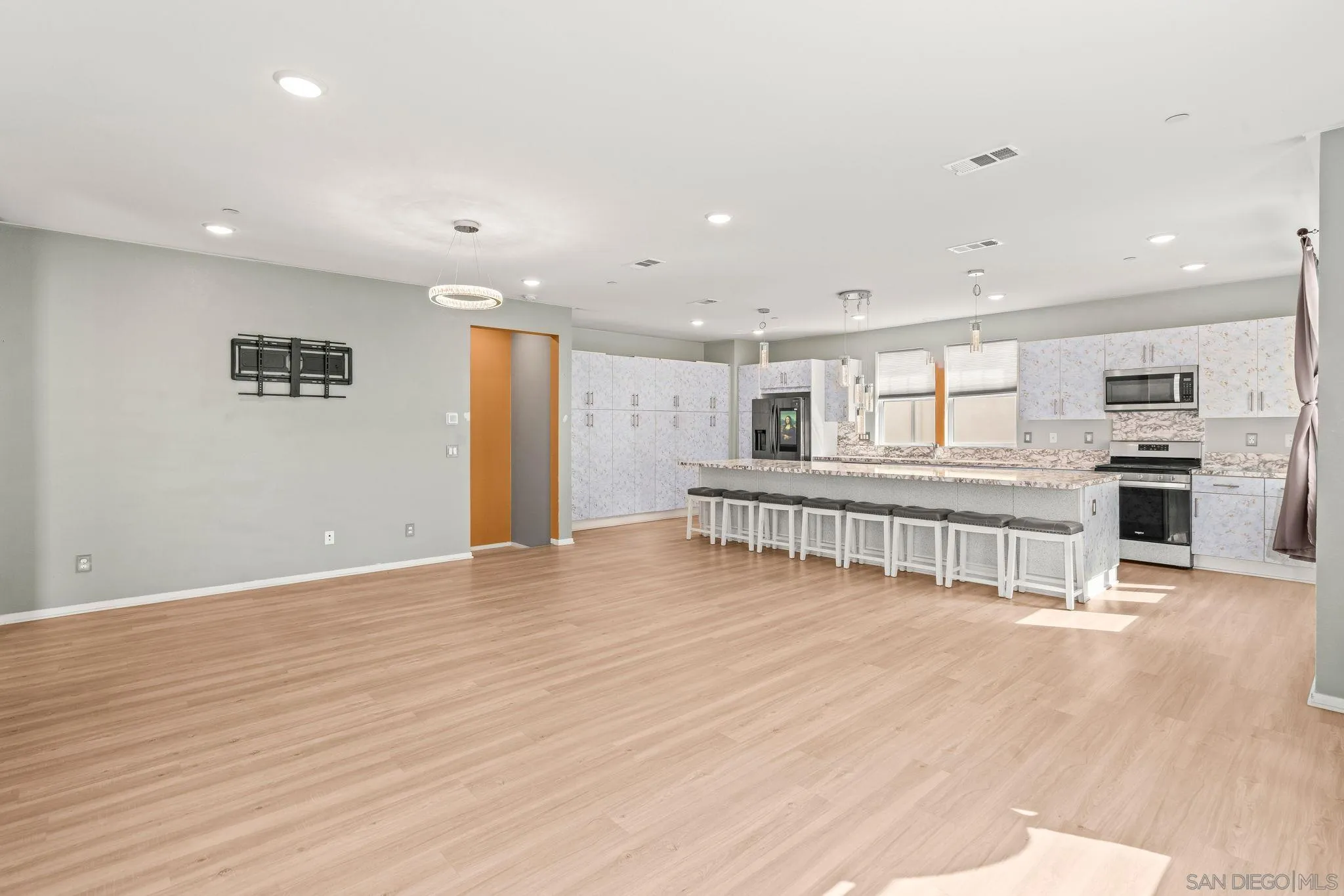 Photo #10: 250042362 Listing: Photo #10