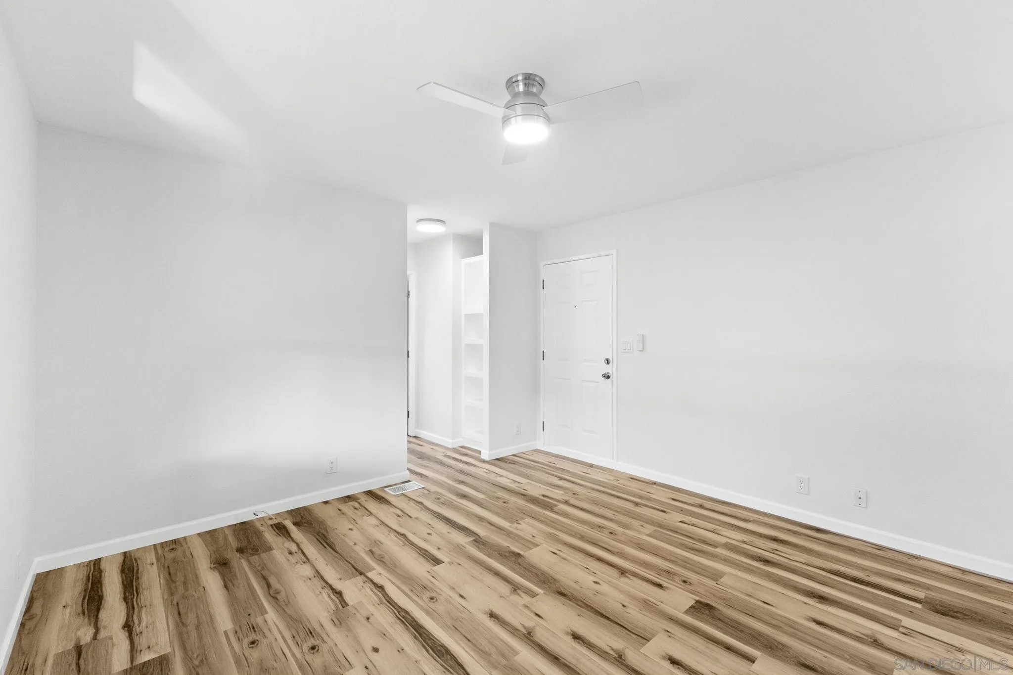 https://cdn.realtyfeed.com/cdn/127/250042363/179e7003618a171d3234e125adeb972b.webp