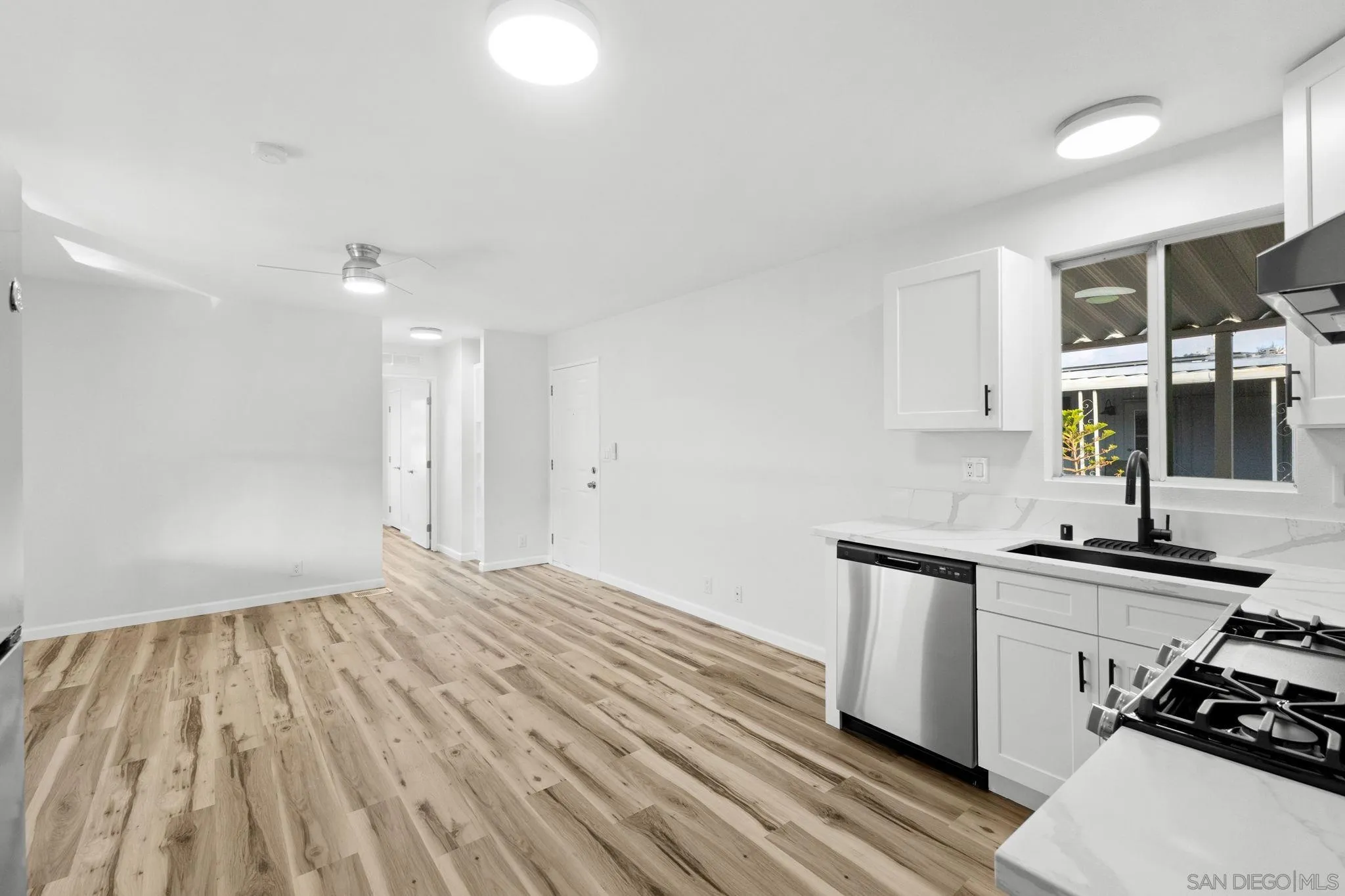 https://cdn.realtyfeed.com/cdn/127/250042363/46f8844e69b0e5ce11ba03d2a631f59f.webp