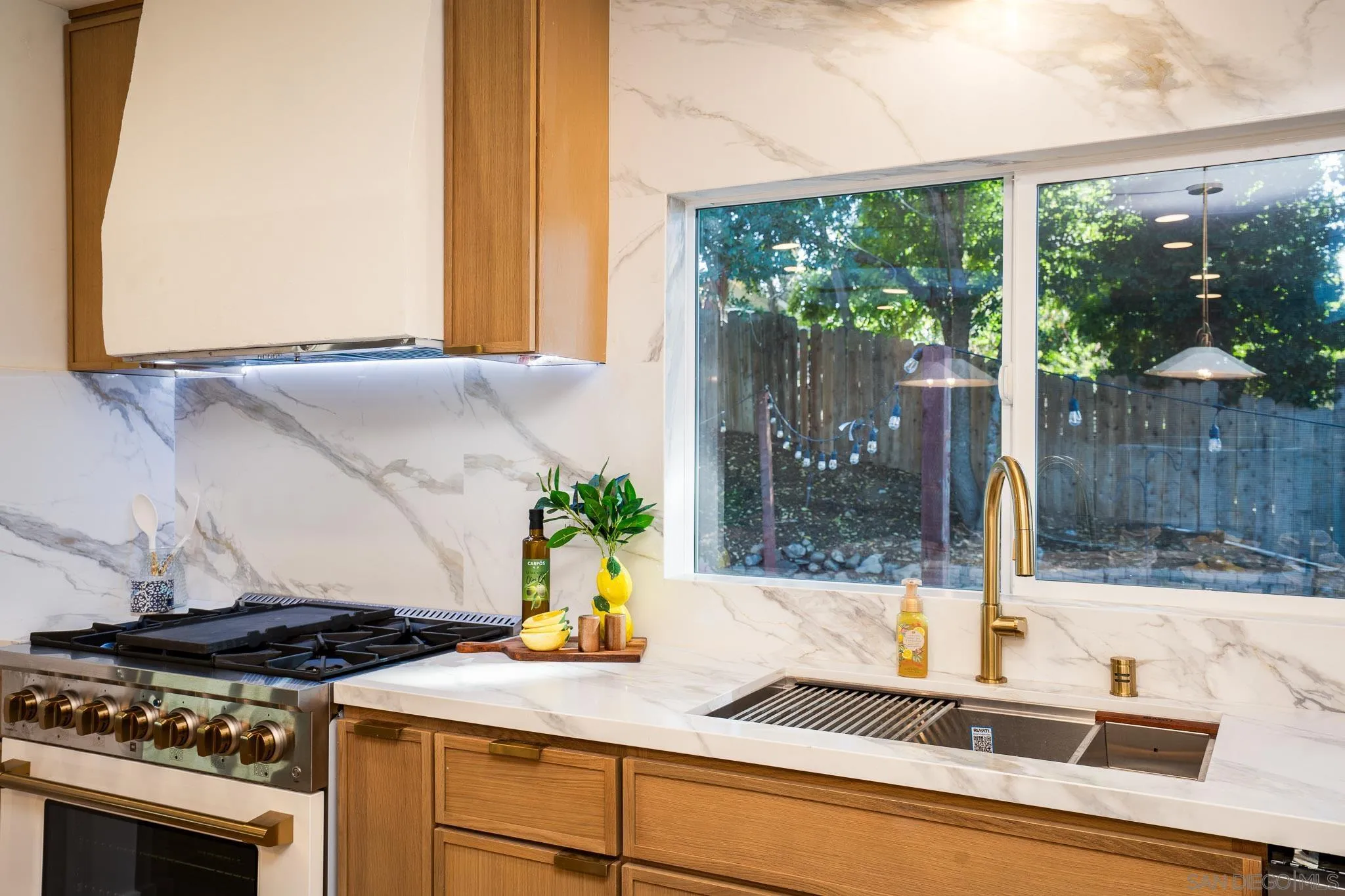 https://cdn.realtyfeed.com/cdn/127/250042365/74fb9c0eb8a7507f70e1307b49b284eb.webp