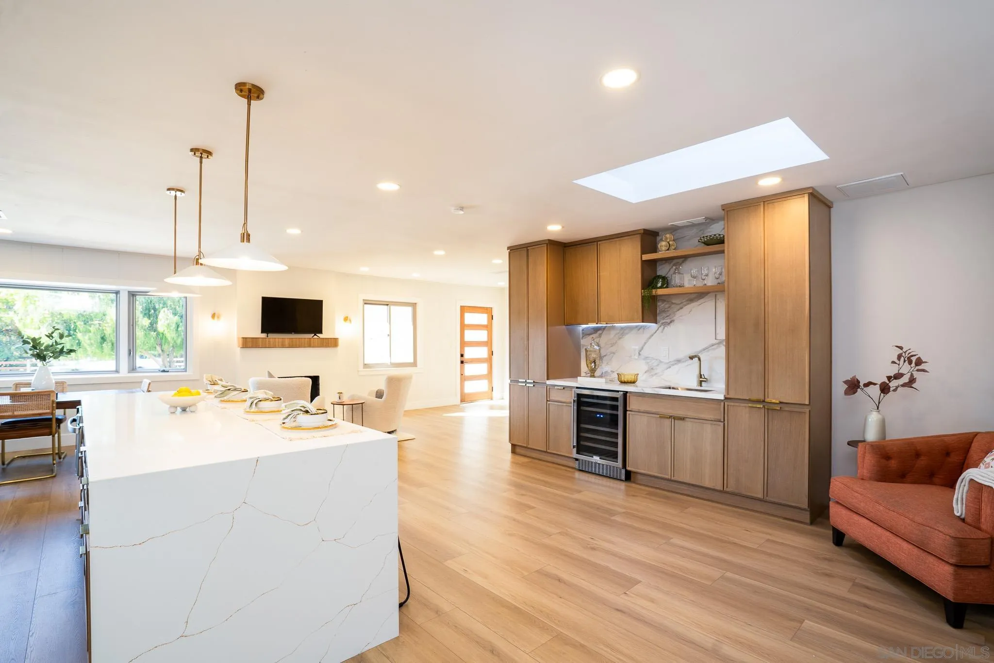 https://cdn.realtyfeed.com/cdn/127/250042365/a593784282dea8933d3a5c77a0f18f99.webp
