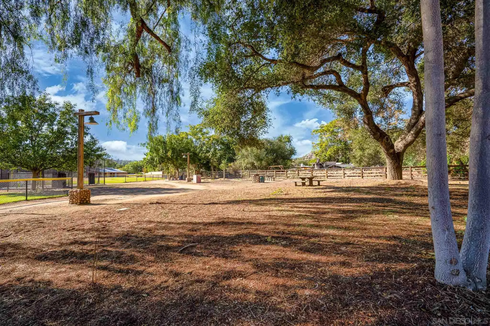 https://cdn.realtyfeed.com/cdn/127/250042365/d07bf33d0bdbace7928f3e65c6ab8e06.webp