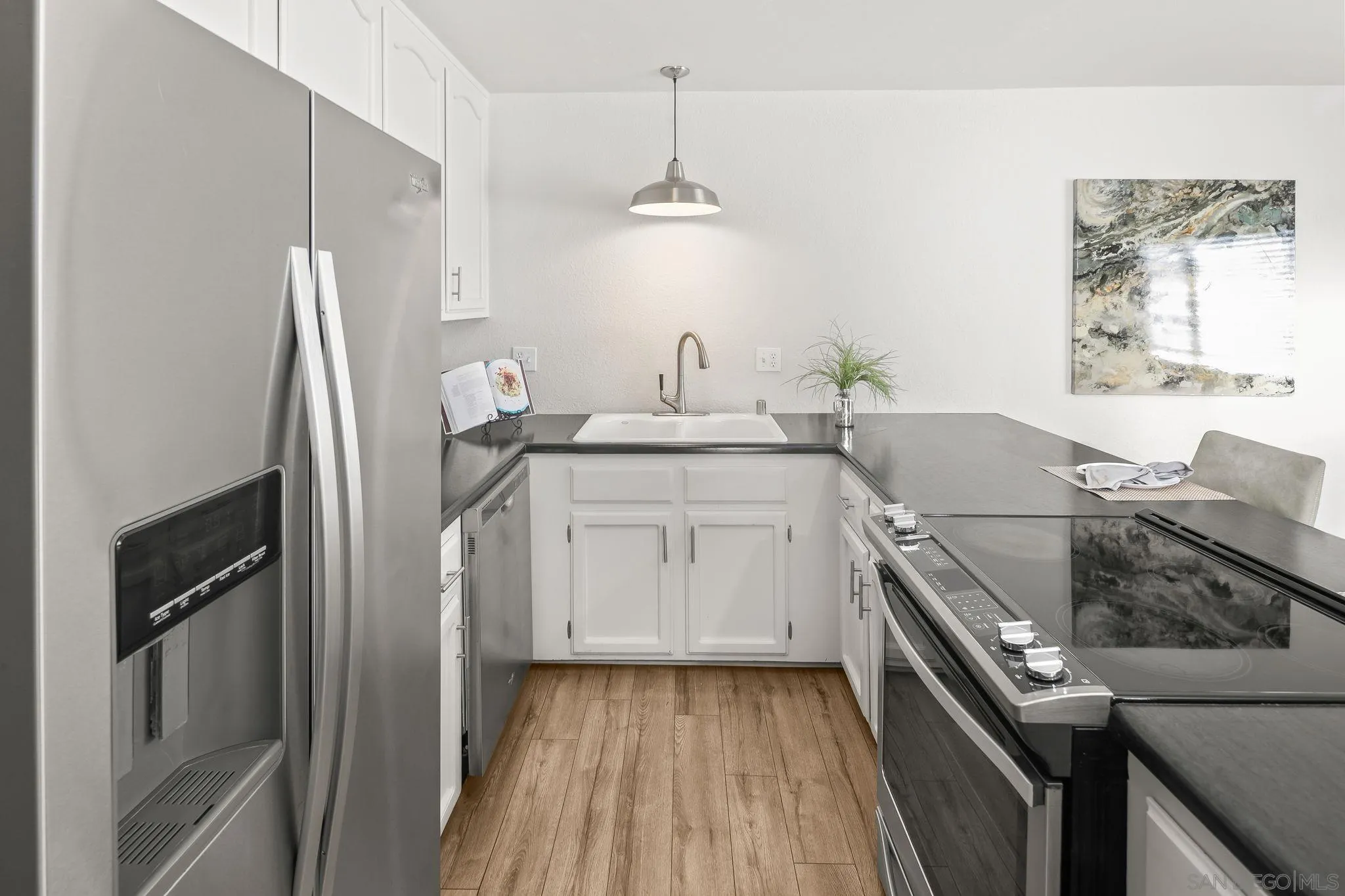 https://cdn.realtyfeed.com/cdn/127/250042370/32cba9c33d99b47087125fb41d98b6eb.webp