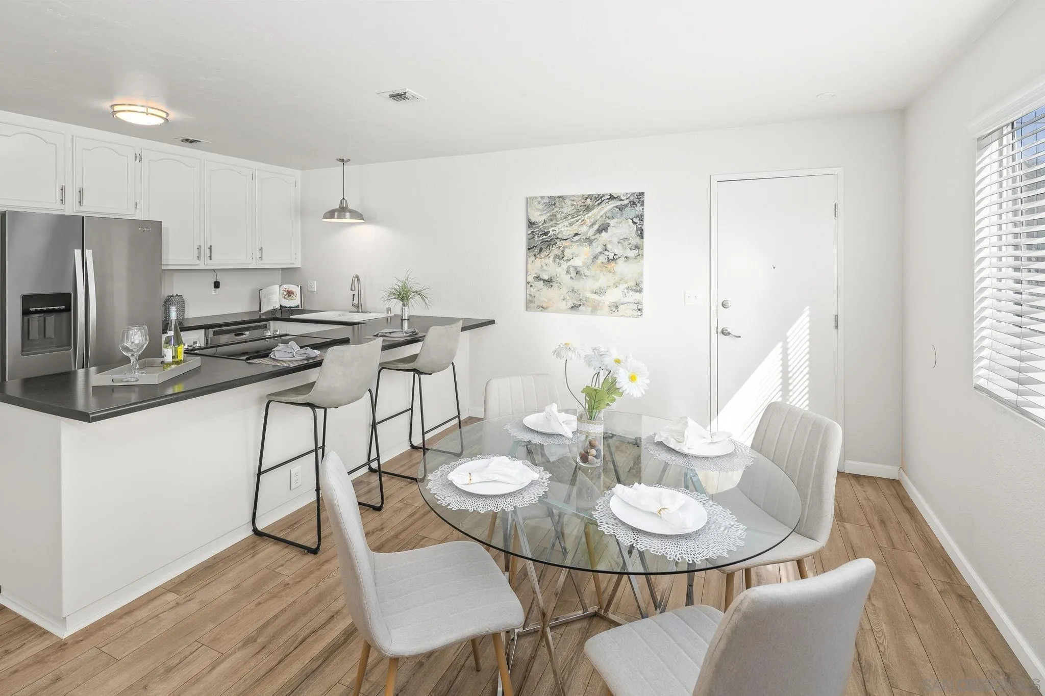 https://cdn.realtyfeed.com/cdn/127/250042370/941ab0081cd3a5e367a75a87edf6d11a.webp