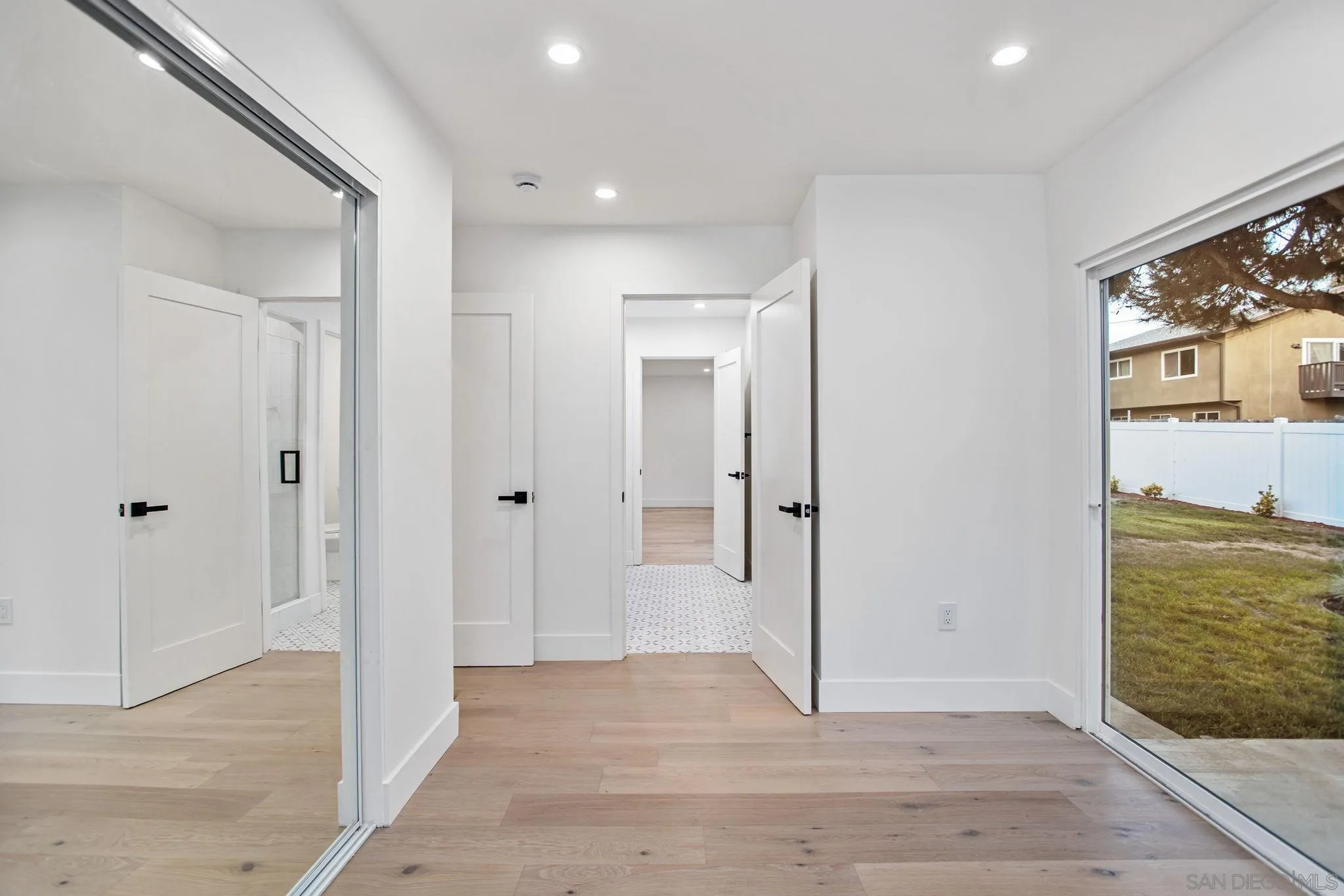 https://cdn.realtyfeed.com/cdn/127/250042380/1f77cd8104c1441752f2c72a36d6ec81.webp