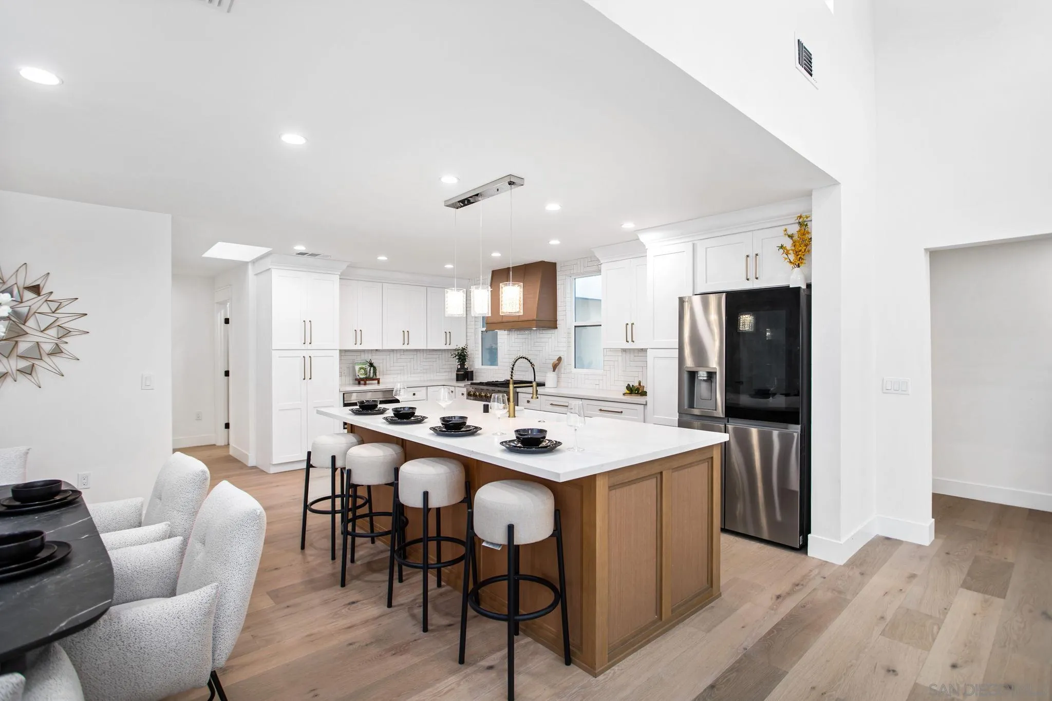 https://cdn.realtyfeed.com/cdn/127/250042380/b1ca1044e1aca924cebcb55d71a0a628.webp