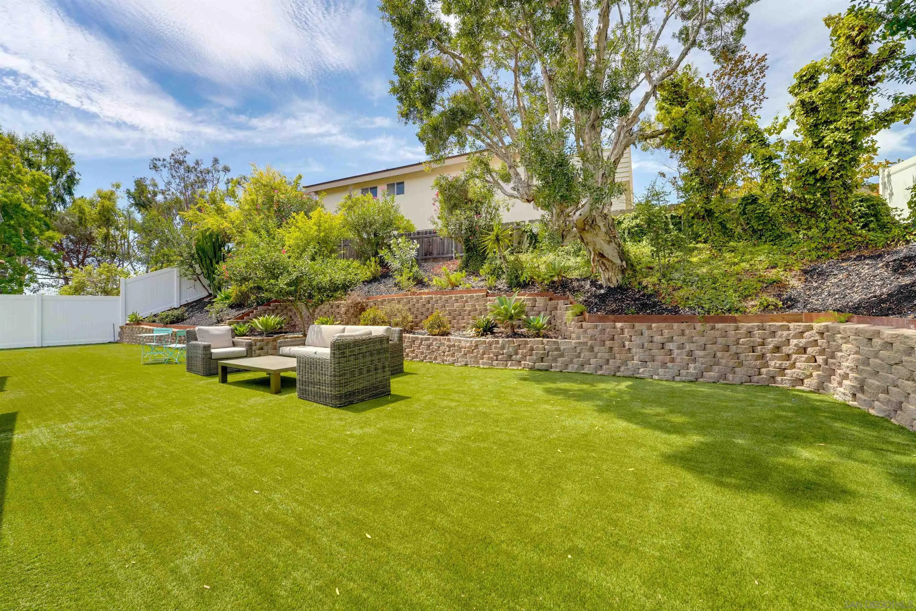 https://cdn.realtyfeed.com/cdn/127/250042382/ca332688f6702b14c2d0d337599ca89c.webp