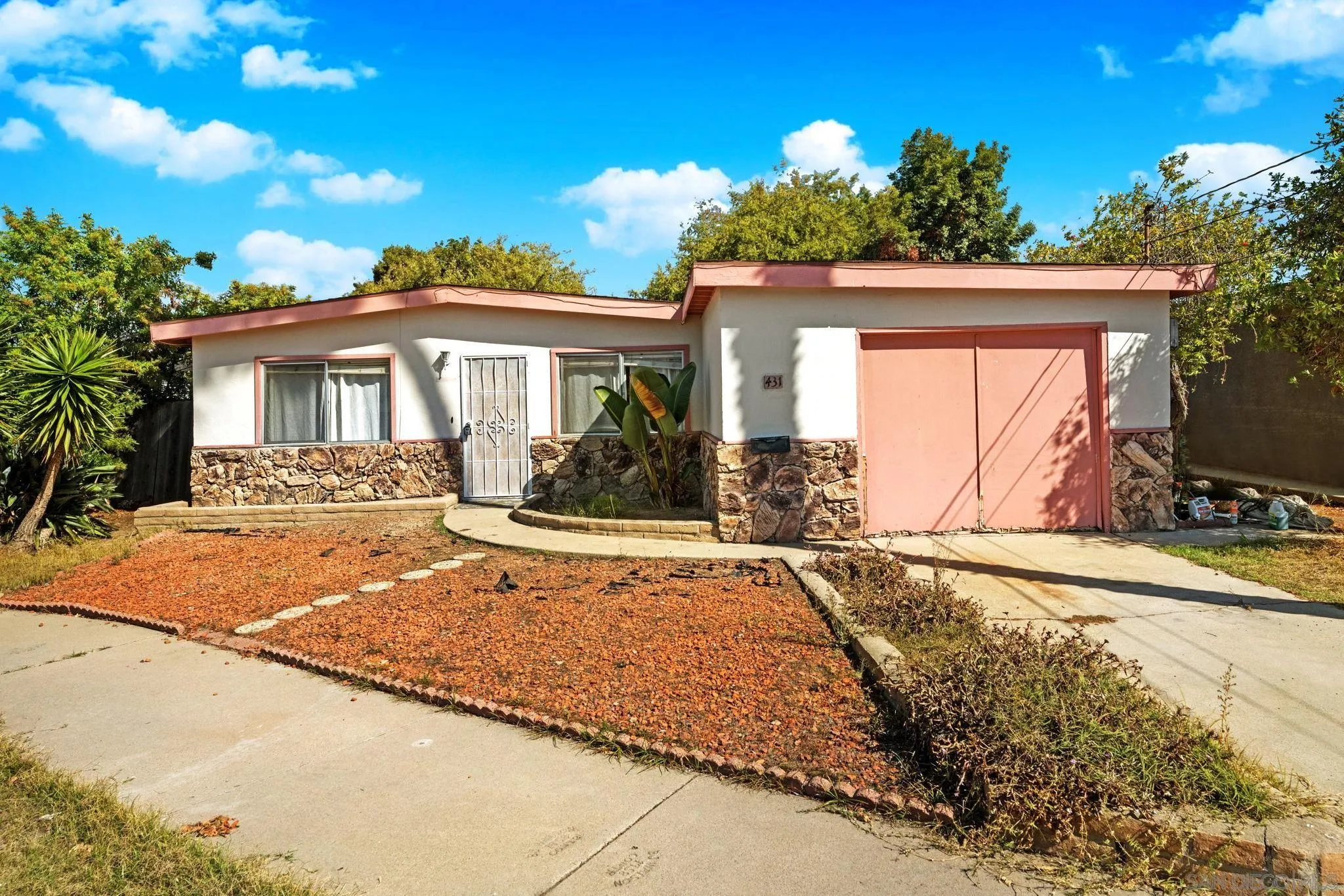 https://cdn.realtyfeed.com/cdn/127/250042384/0e76ea2ce0e5ff58cf5d978f6b08a6f2.webp
