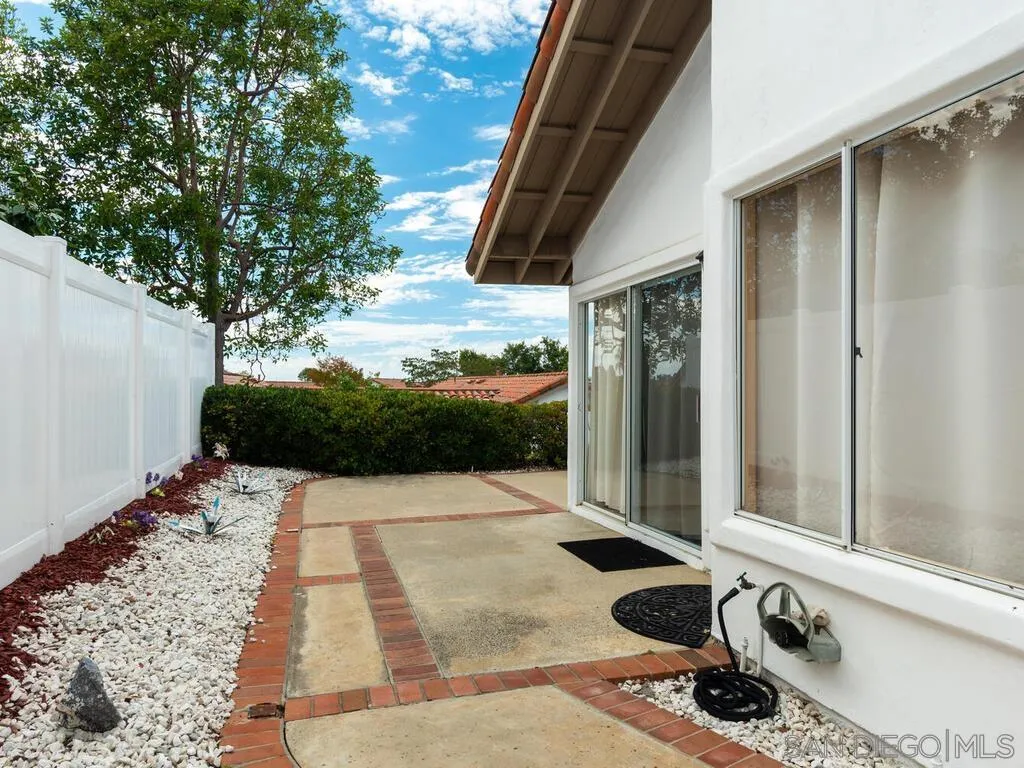 https://cdn.realtyfeed.com/cdn/127/250042388/1803ed186728702a3548f777a842bd25.webp