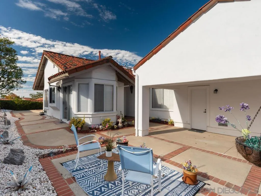 https://cdn.realtyfeed.com/cdn/127/250042388/355bd23492cfc195cb22b6d757c21ce6.webp