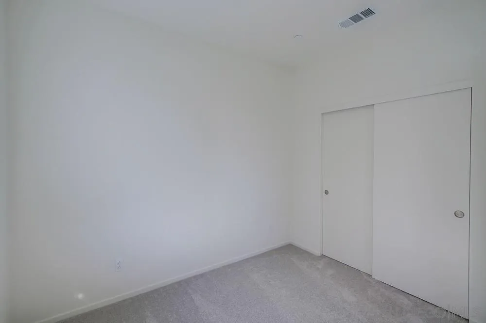 Photo #10: 250042392 Listing: Photo #10
