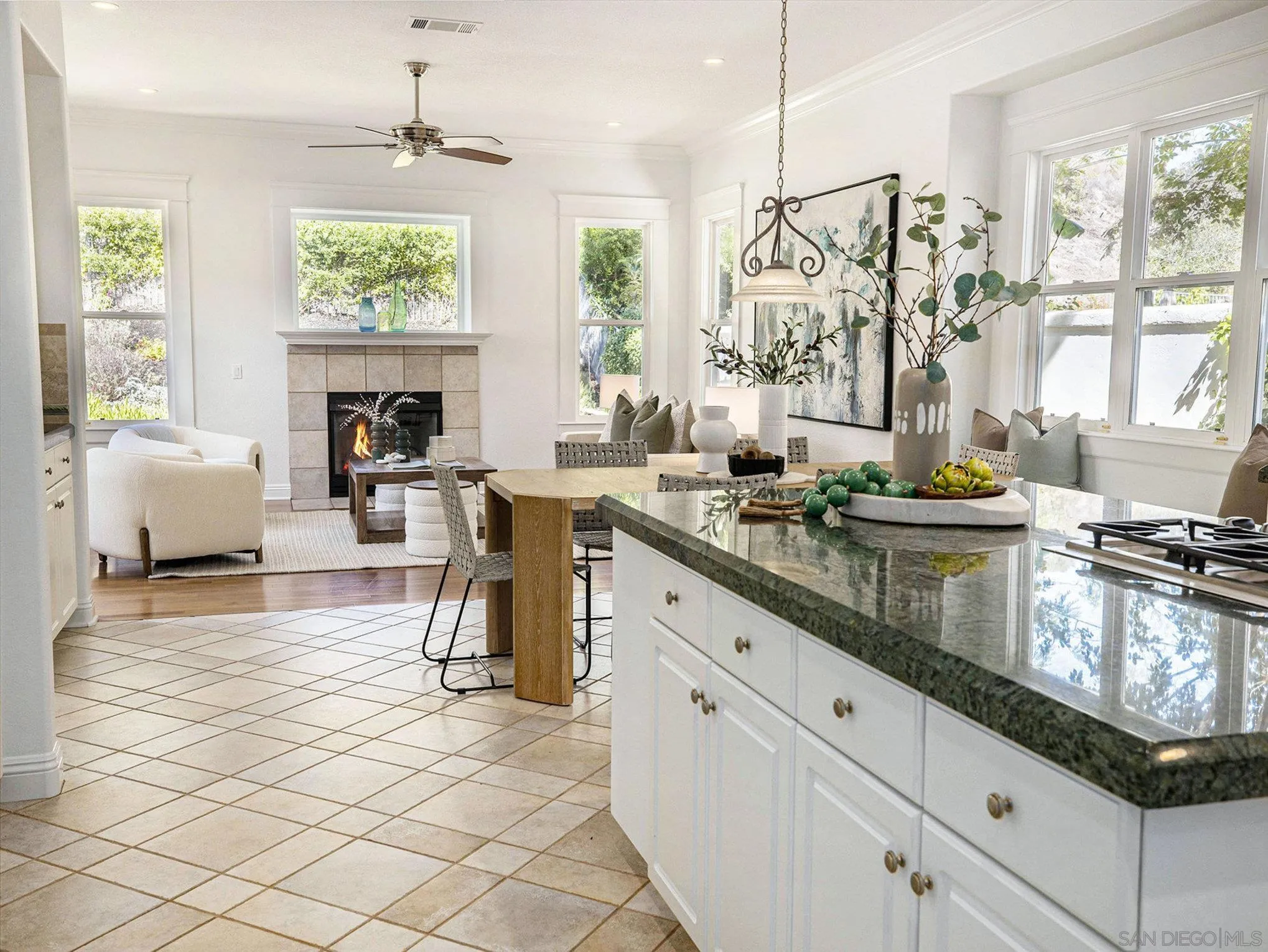 https://cdn.realtyfeed.com/cdn/127/250042396/72312e61e3c97edbc0d1a7e3e9bf0a5e.webp