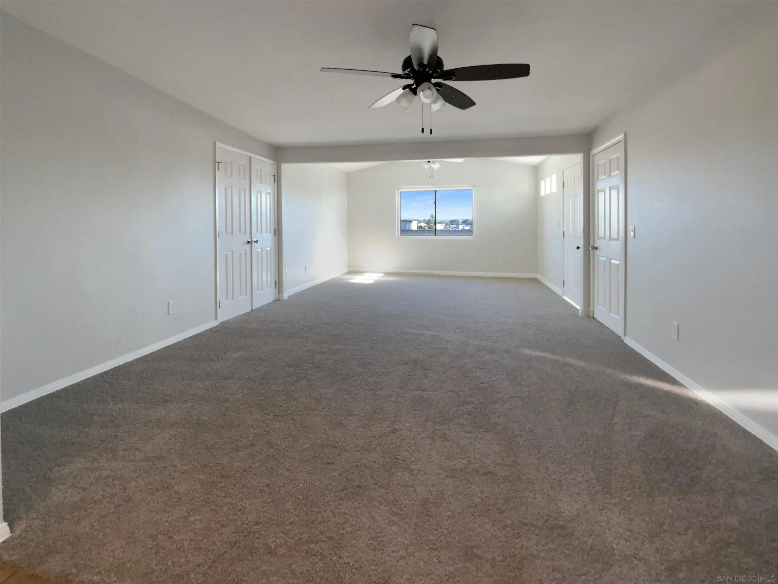 https://cdn.realtyfeed.com/cdn/127/250042401/6329e2eb371fb3a58b23686f7cd73d8b.webp