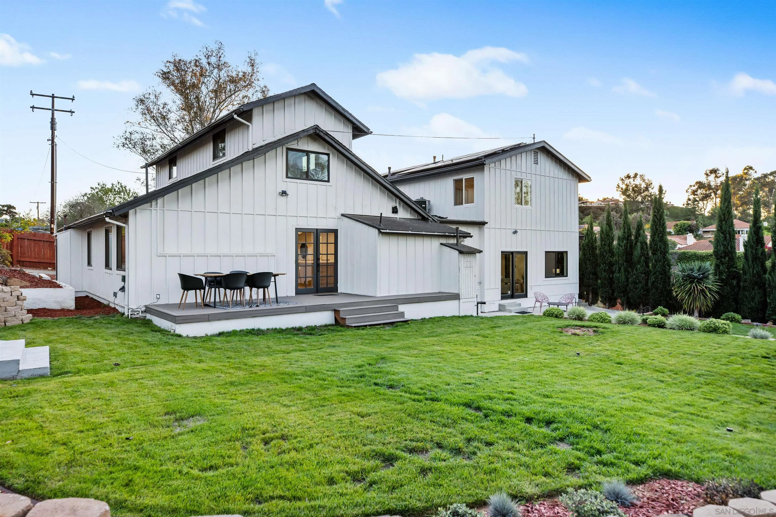 https://cdn.realtyfeed.com/cdn/127/250042408/ebd31453a94a23ef327cd9ef1328fcc7.webp
