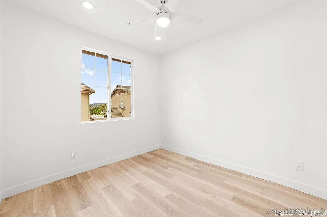 https://cdn.realtyfeed.com/cdn/127/250042412/233c3c3b43c09ab8341411a619d040b0.webp