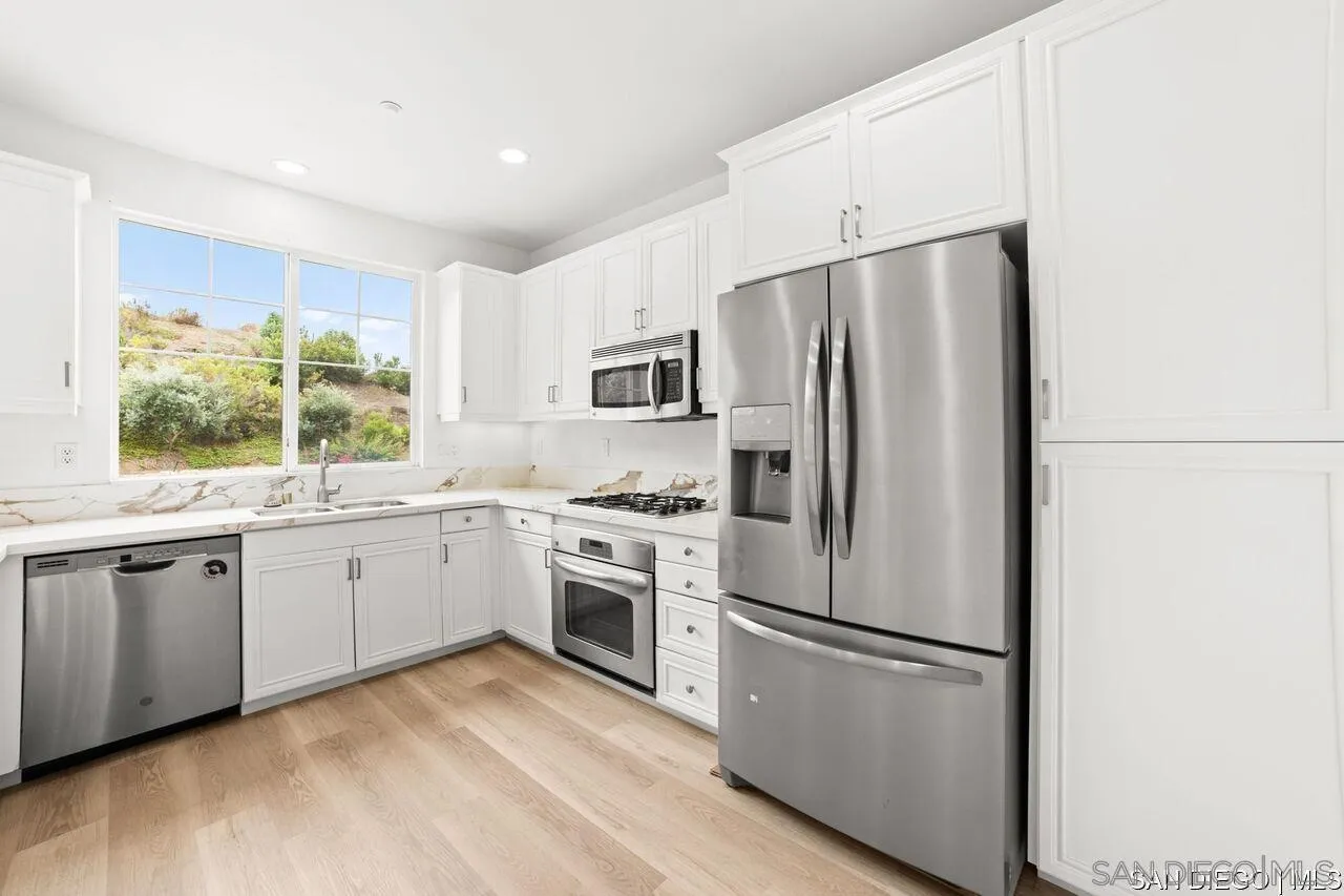 https://cdn.realtyfeed.com/cdn/127/250042412/4f18e263f11d2a71857682736d557507.webp