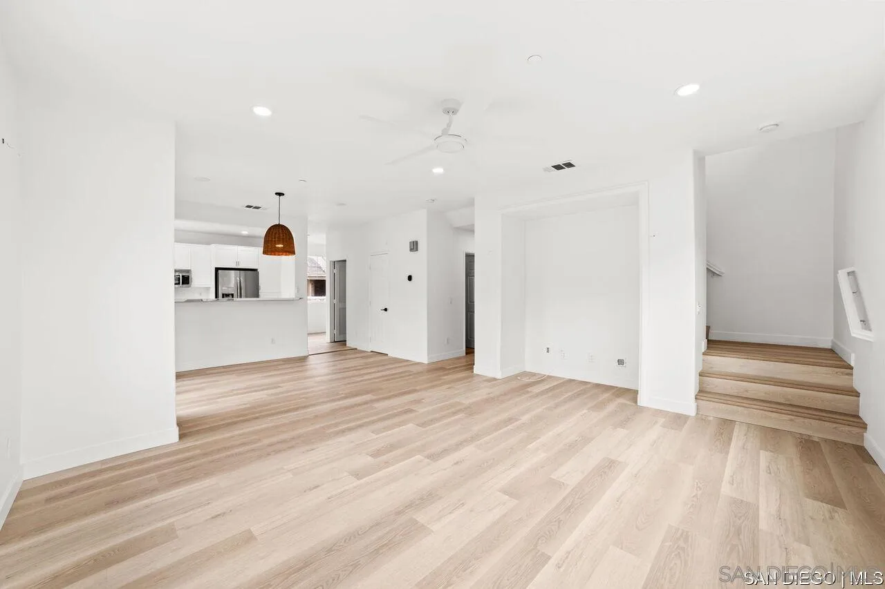 https://cdn.realtyfeed.com/cdn/127/250042412/5fe377339797a3b25220fb26878e4695.webp
