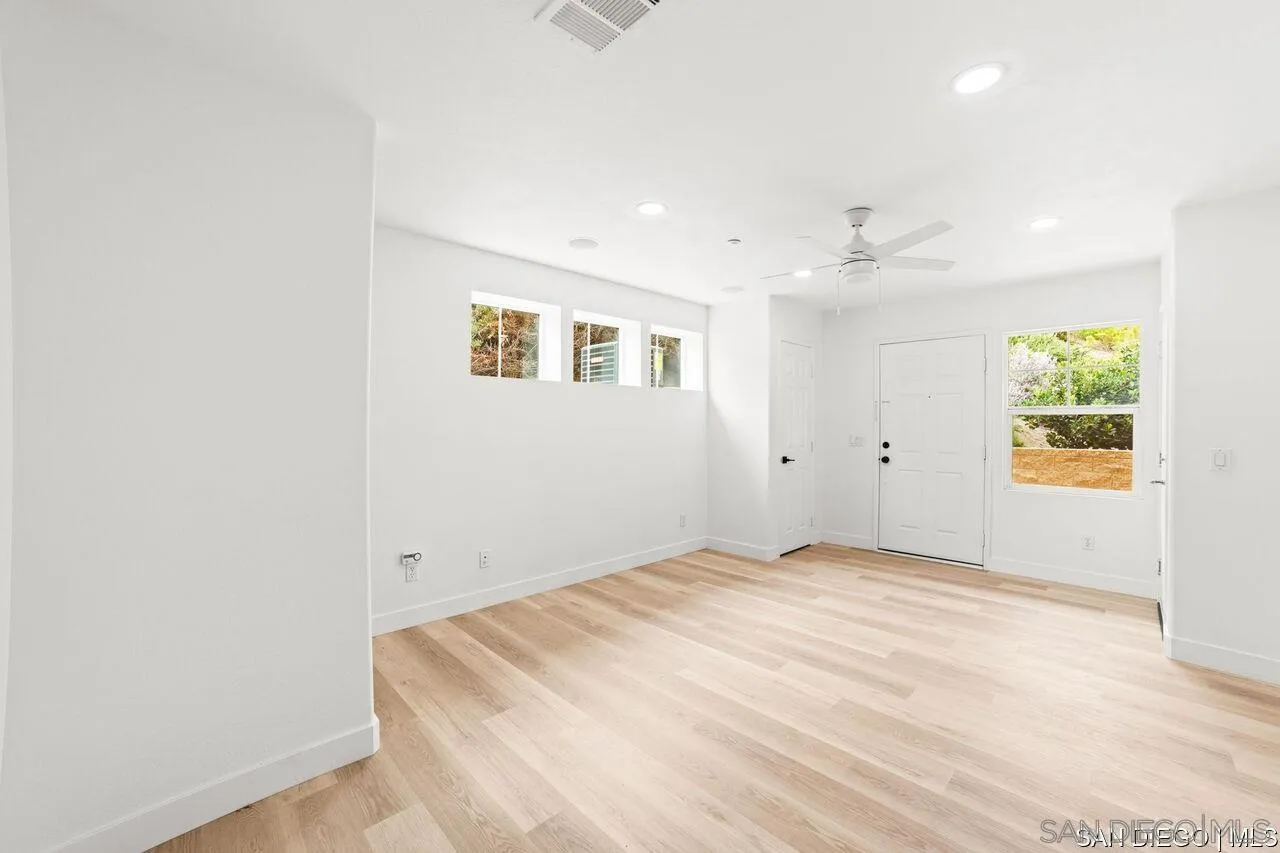 https://cdn.realtyfeed.com/cdn/127/250042412/da2f978284bddb754da593ab5b5605de.webp