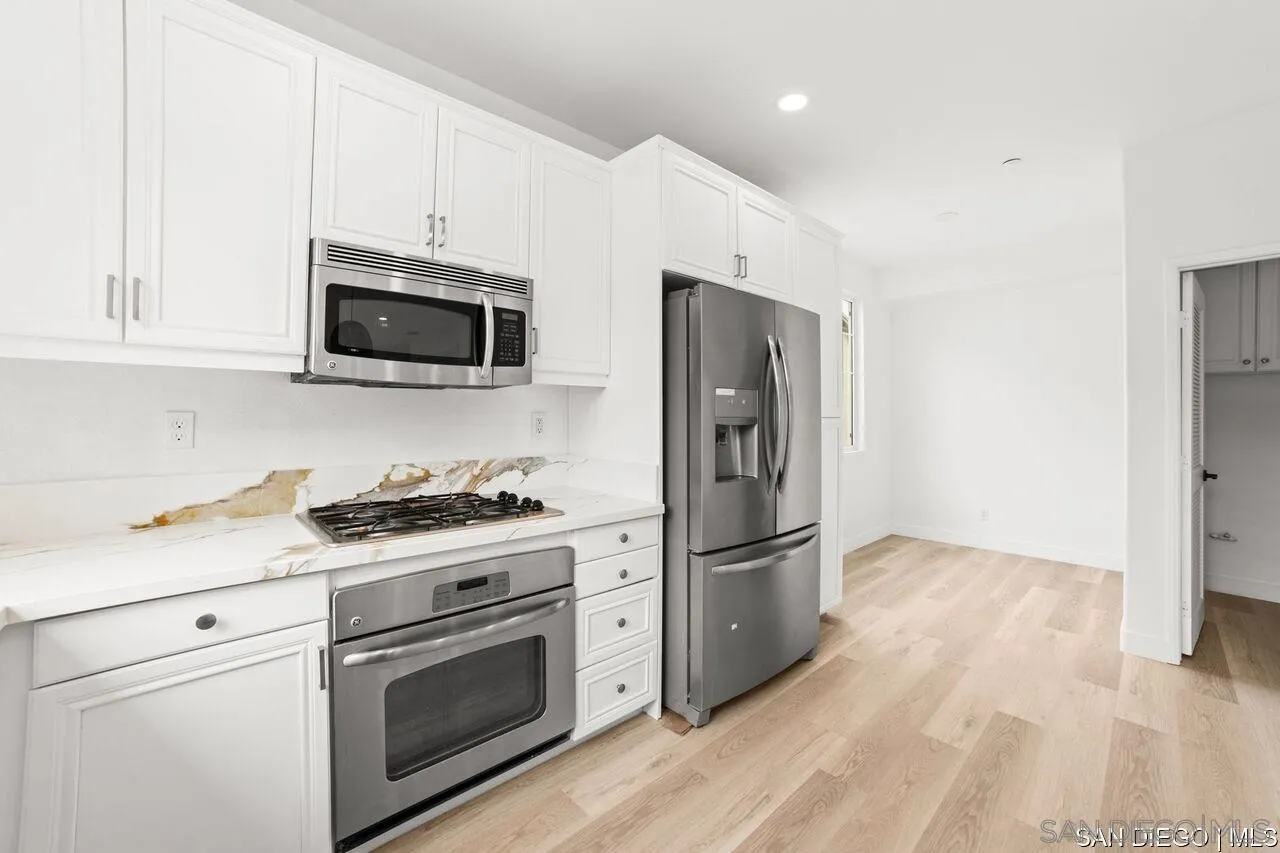 https://cdn.realtyfeed.com/cdn/127/250042412/f7191eafacd5e033c90e372796310996.webp
