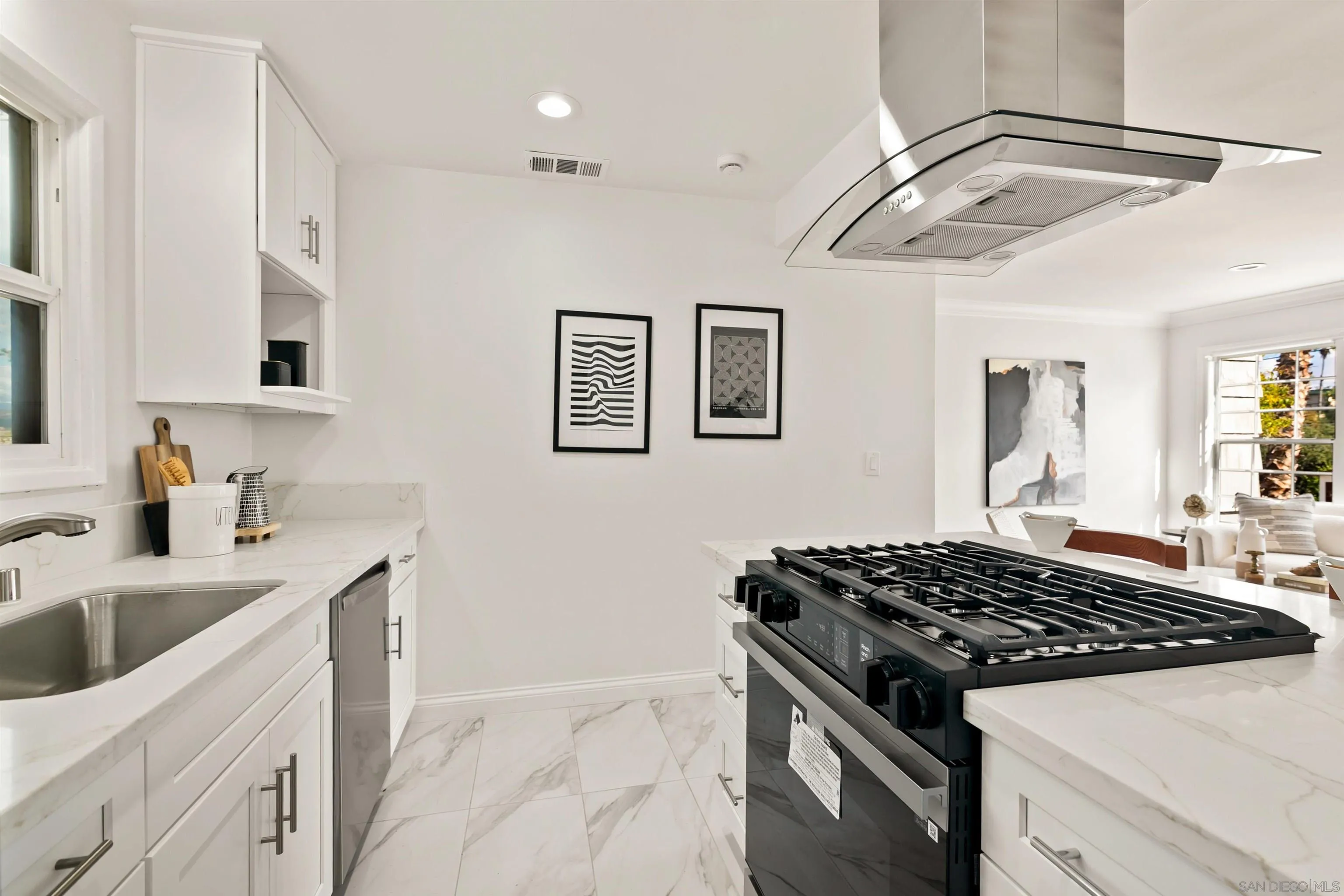 https://cdn.realtyfeed.com/cdn/127/250042413/1a1c5a694c52a68b611baf738402e811.webp