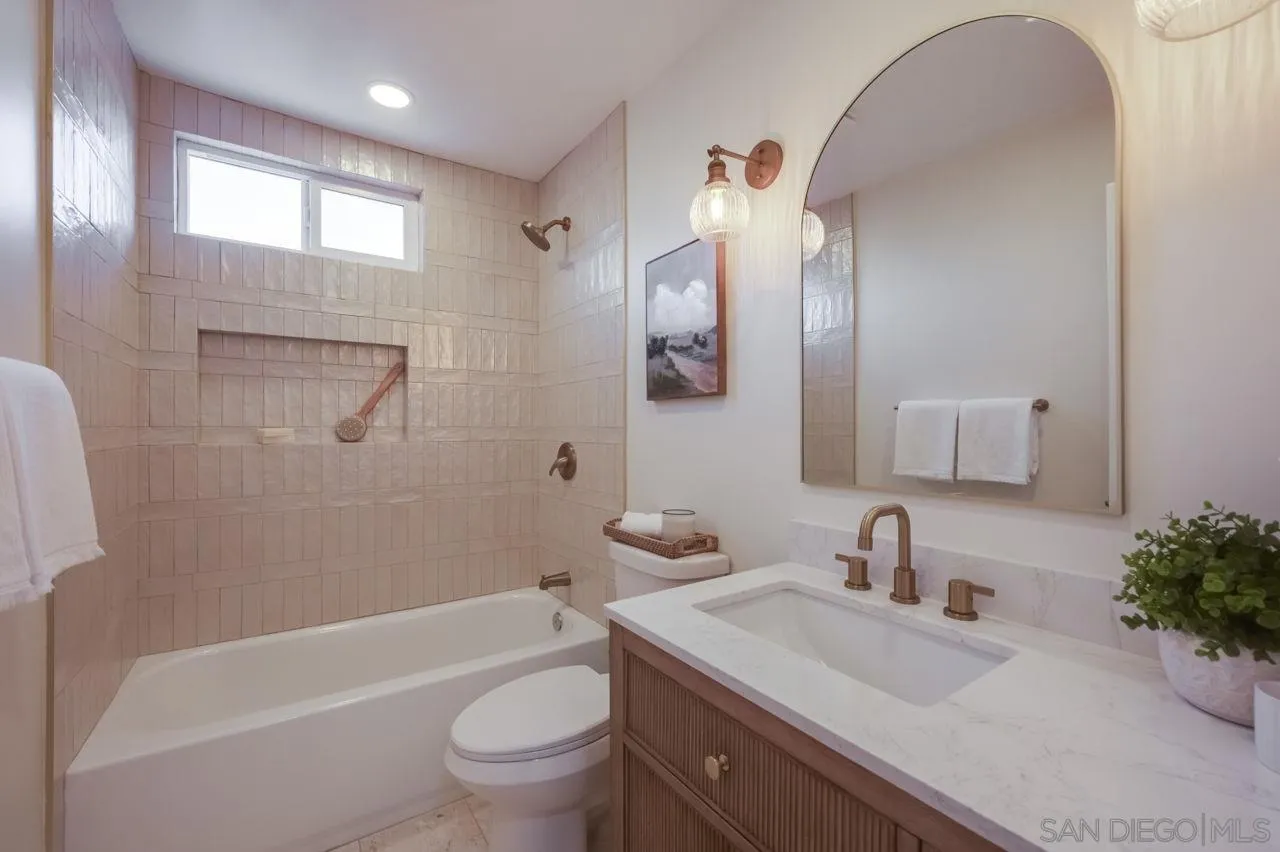 https://cdn.realtyfeed.com/cdn/127/250042414/2fa35f3b1a2d60507e99ea979edde2d0.webp