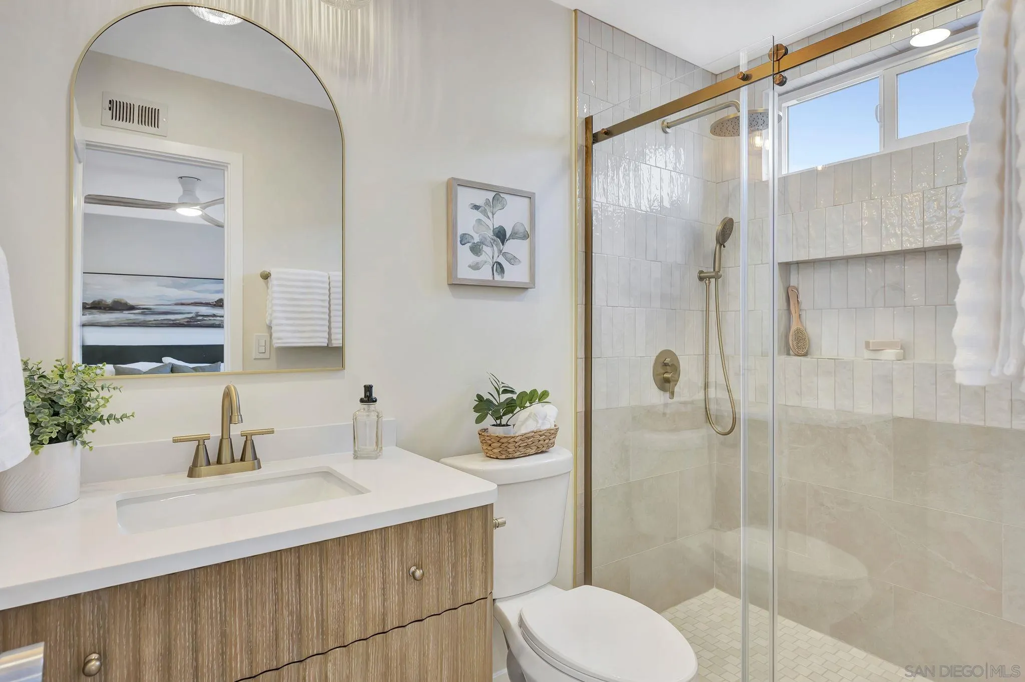 https://cdn.realtyfeed.com/cdn/127/250042414/69581f28a3723bf17d27e5865e47e412.webp