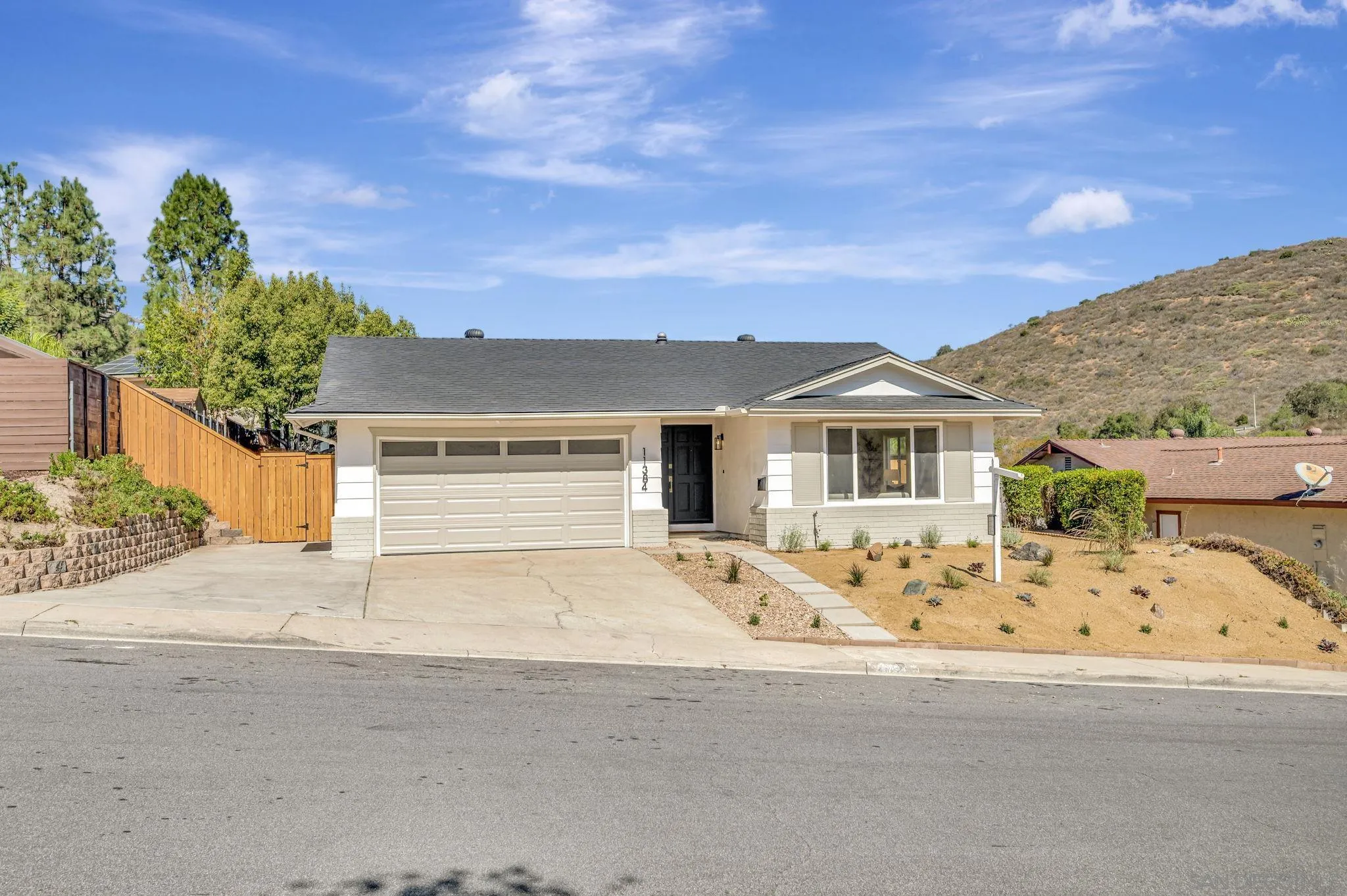 https://cdn.realtyfeed.com/cdn/127/250042414/6d27e0afb72e9dffaa3a1287fa7954e1.webp