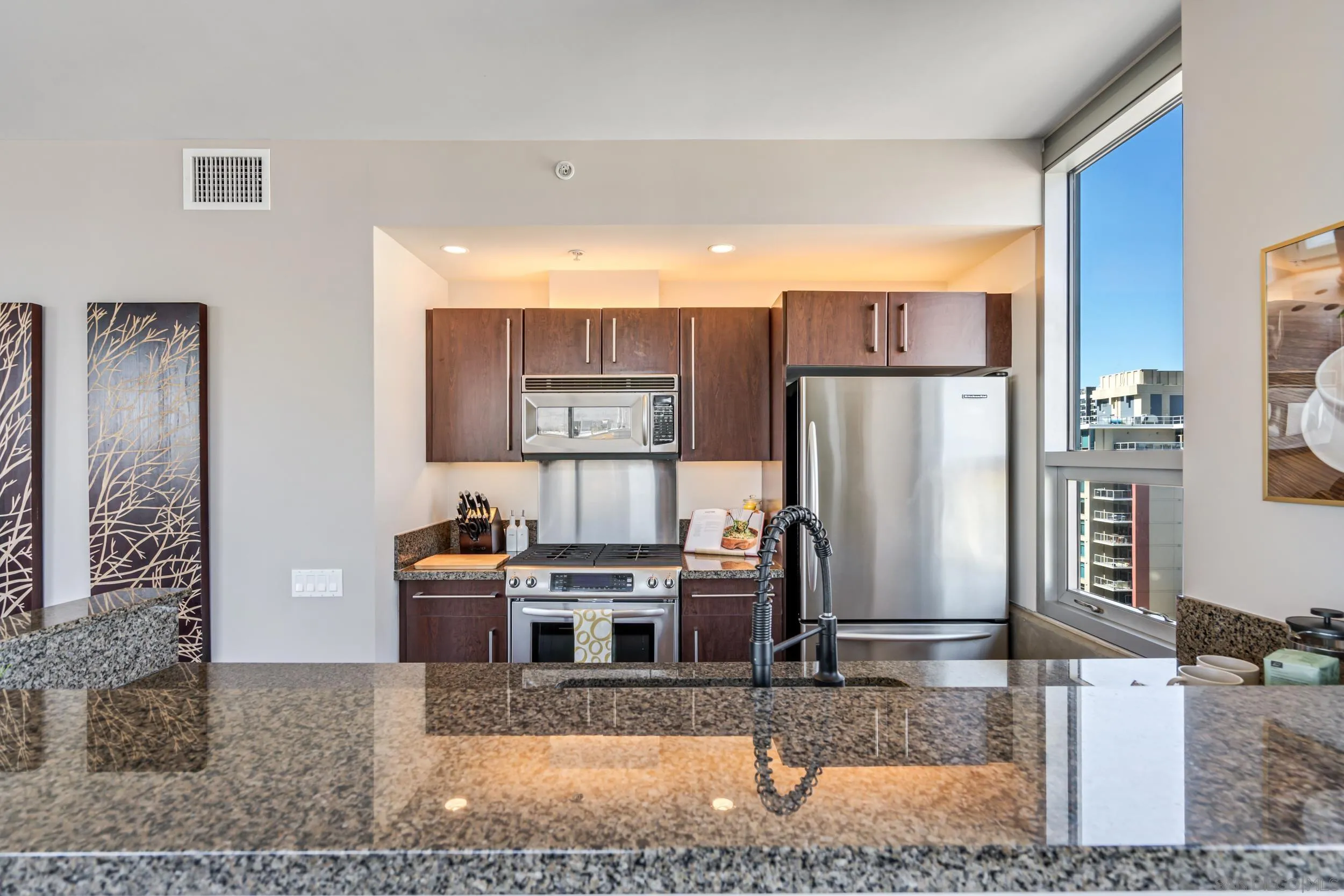 https://cdn.realtyfeed.com/cdn/127/250042419/d7f2def5aa2f689969bb652f46489f54.webp