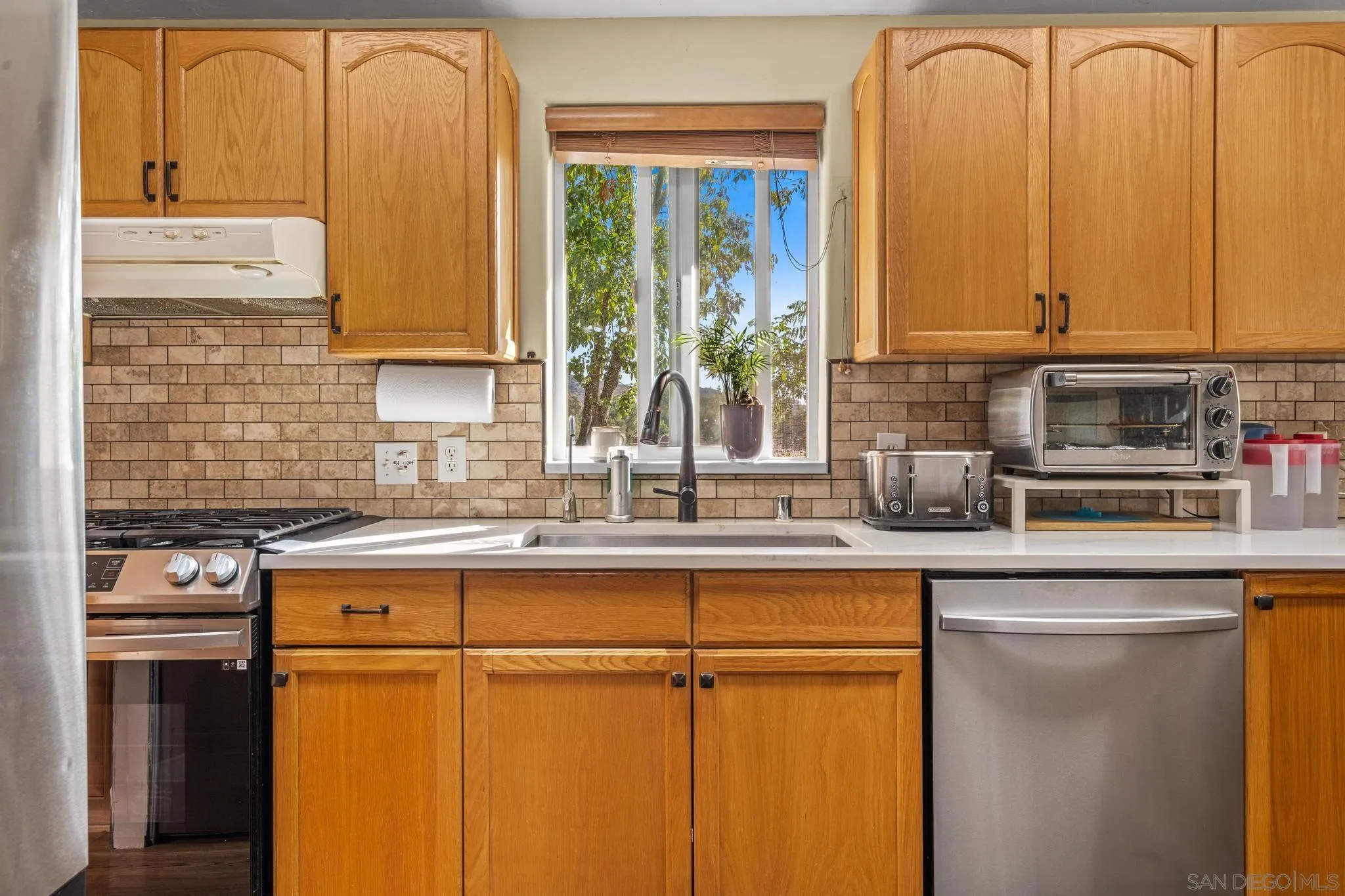 https://cdn.realtyfeed.com/cdn/127/250042424/11d4b50ba2aa454d3e70b989ce0aa08f.webp