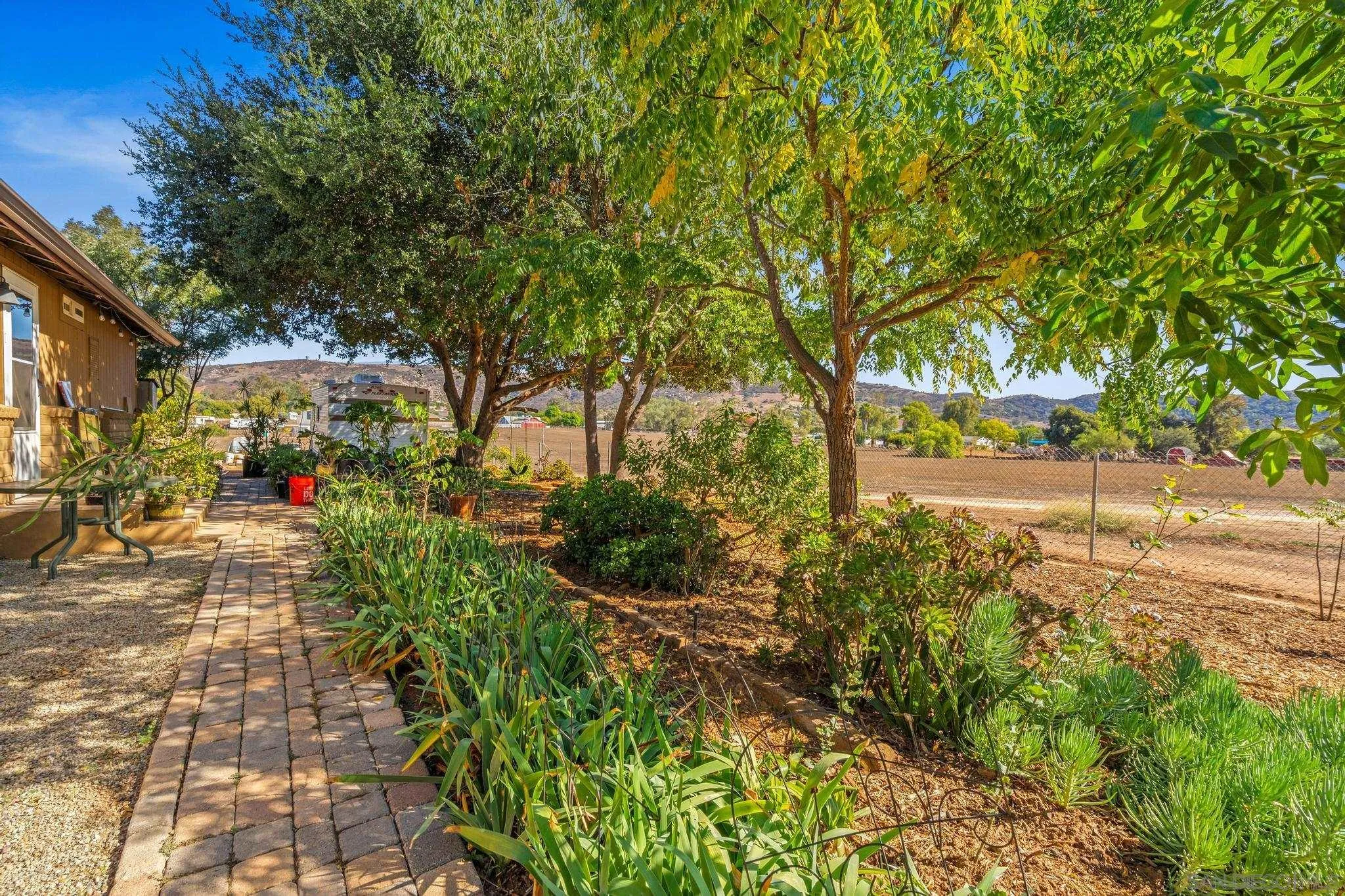 https://cdn.realtyfeed.com/cdn/127/250042424/fe568a20c2cea6d27f3b9386625dc95c.webp