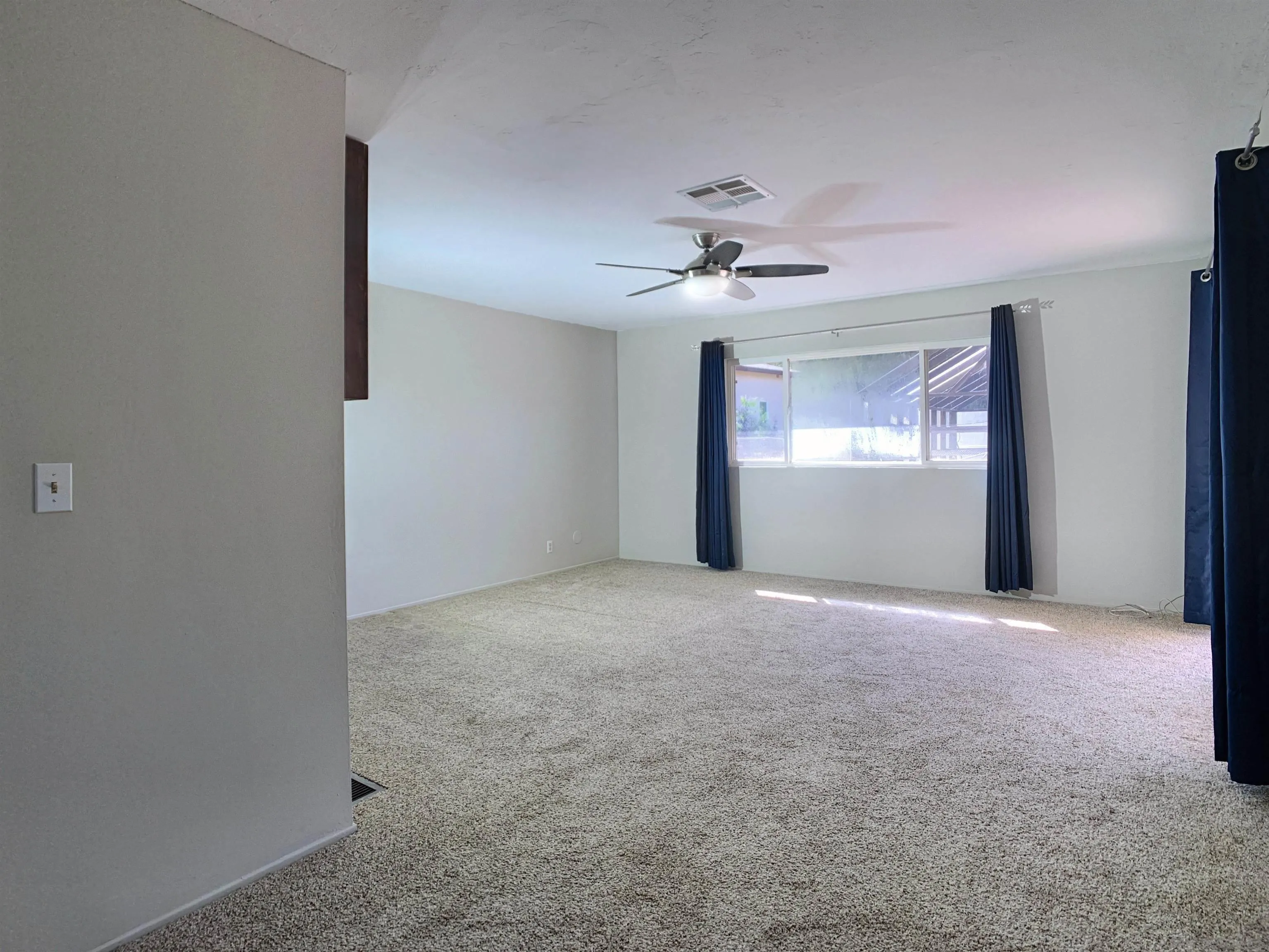 https://cdn.realtyfeed.com/cdn/127/250042428/fe3b46c24012ecc867aa731dc2661303.webp