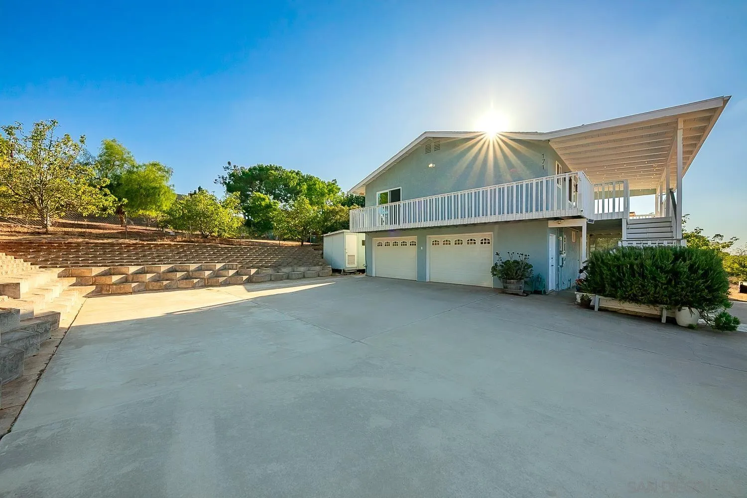 https://cdn.realtyfeed.com/cdn/127/250042429/19444ae0eb5f99dbbf5aa6d410e6e4c6.webp