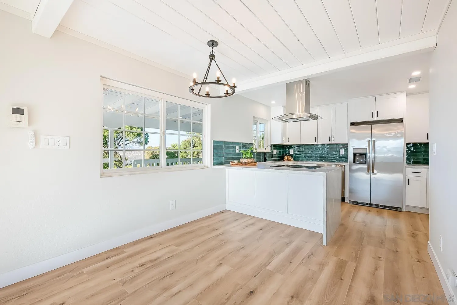 https://cdn.realtyfeed.com/cdn/127/250042429/367ab8204d9aa1e936ad4c0d4030d5c4.webp