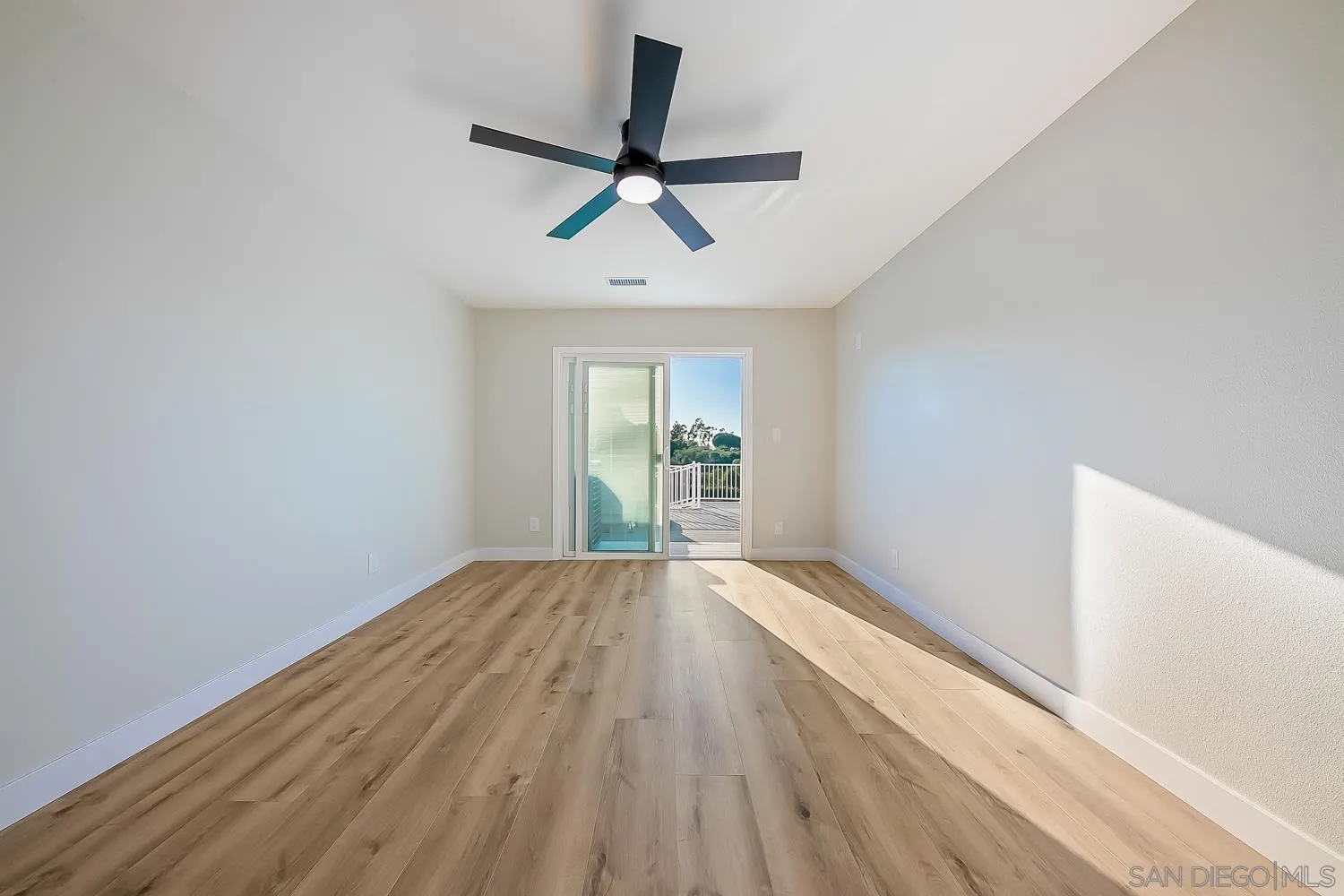 https://cdn.realtyfeed.com/cdn/127/250042429/8bd1dcd0771b1455a573696af0174f5f.webp