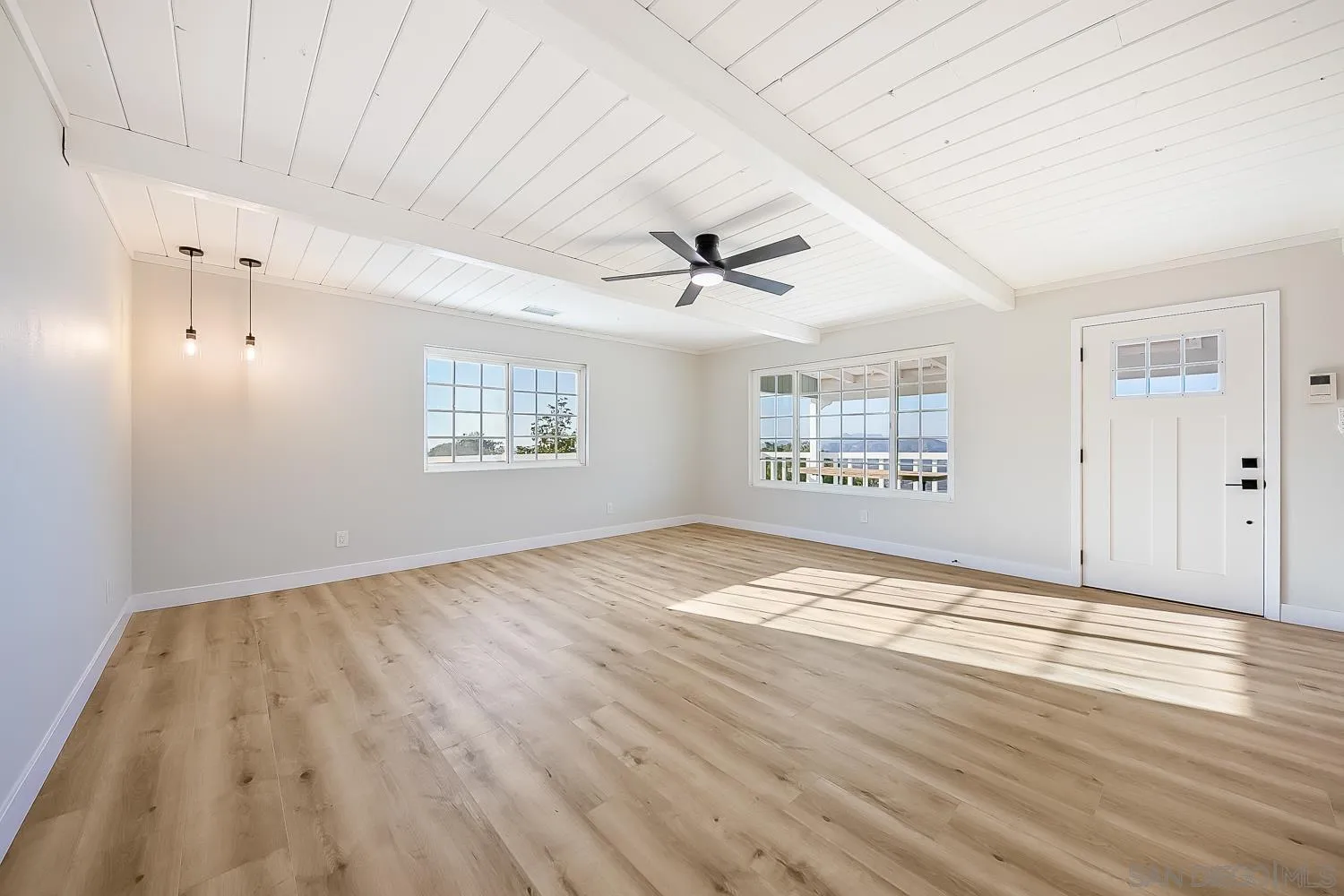 https://cdn.realtyfeed.com/cdn/127/250042429/de3ce75416cd195eeaee58a93cca5257.webp