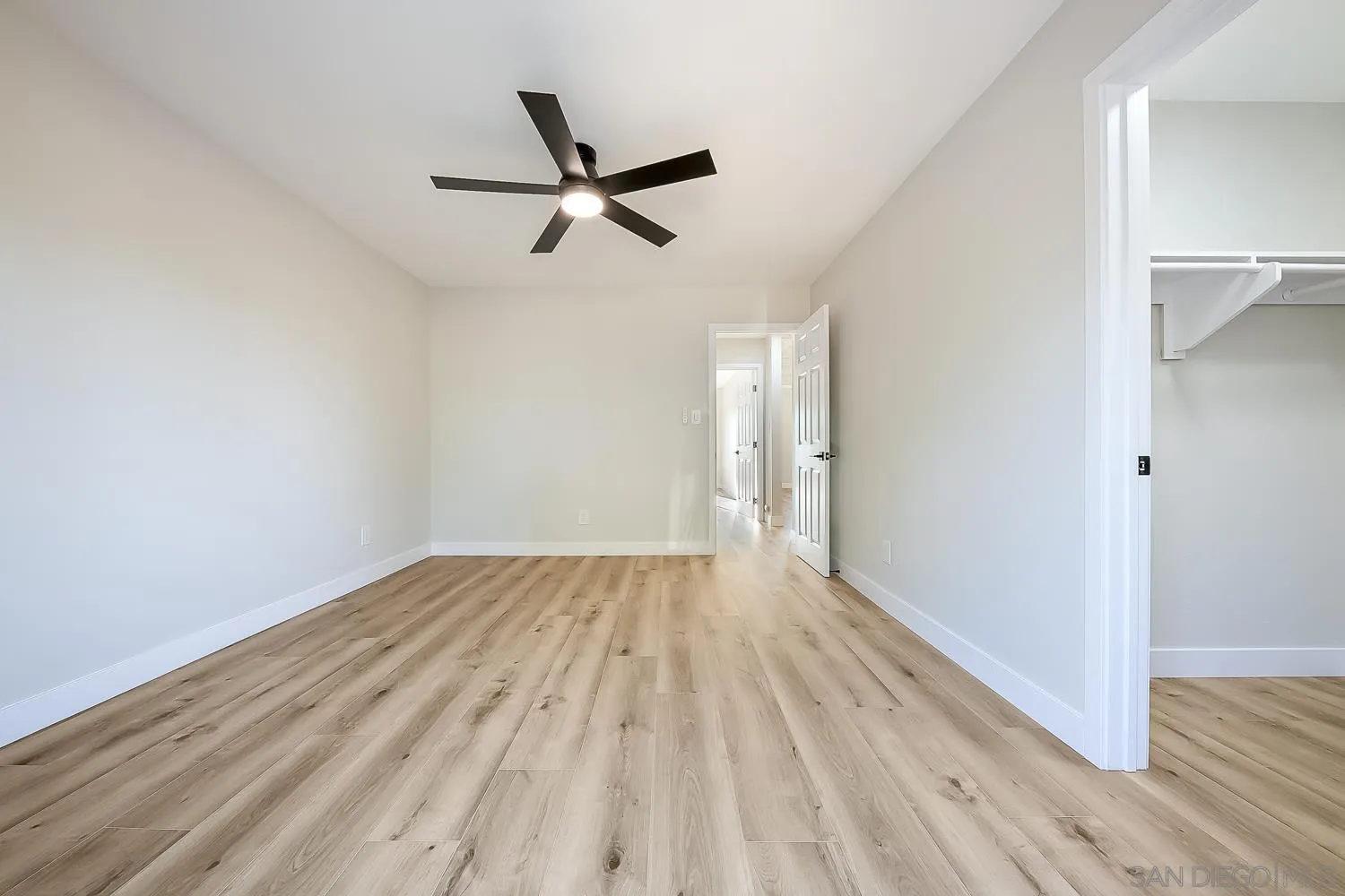 https://cdn.realtyfeed.com/cdn/127/250042429/f7dc8880a3ef567235426a703a8e43a8.webp