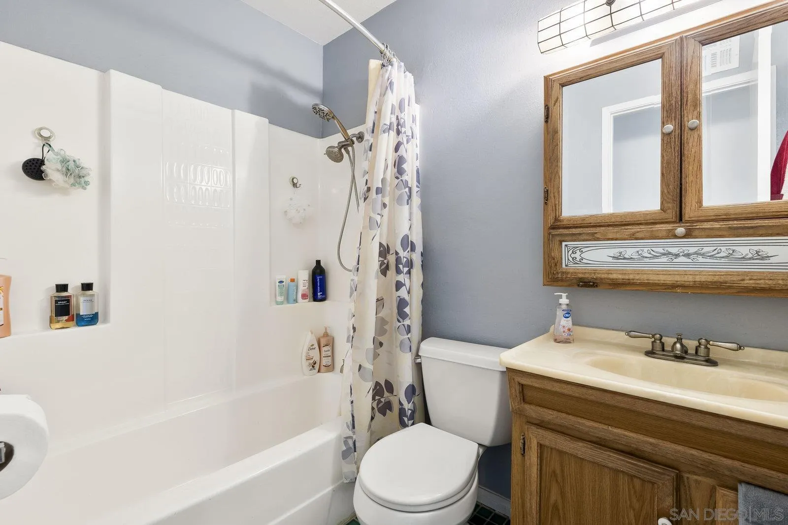 https://cdn.realtyfeed.com/cdn/127/250042430/9e321360bc86b34256e5a7ec4d1e7cd2.webp
