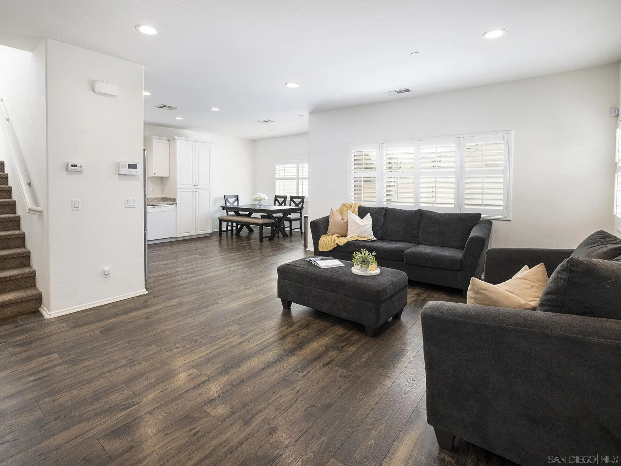 https://cdn.realtyfeed.com/cdn/127/250042452/ac20945f731f0c46ccd1c0c23c285400.webp