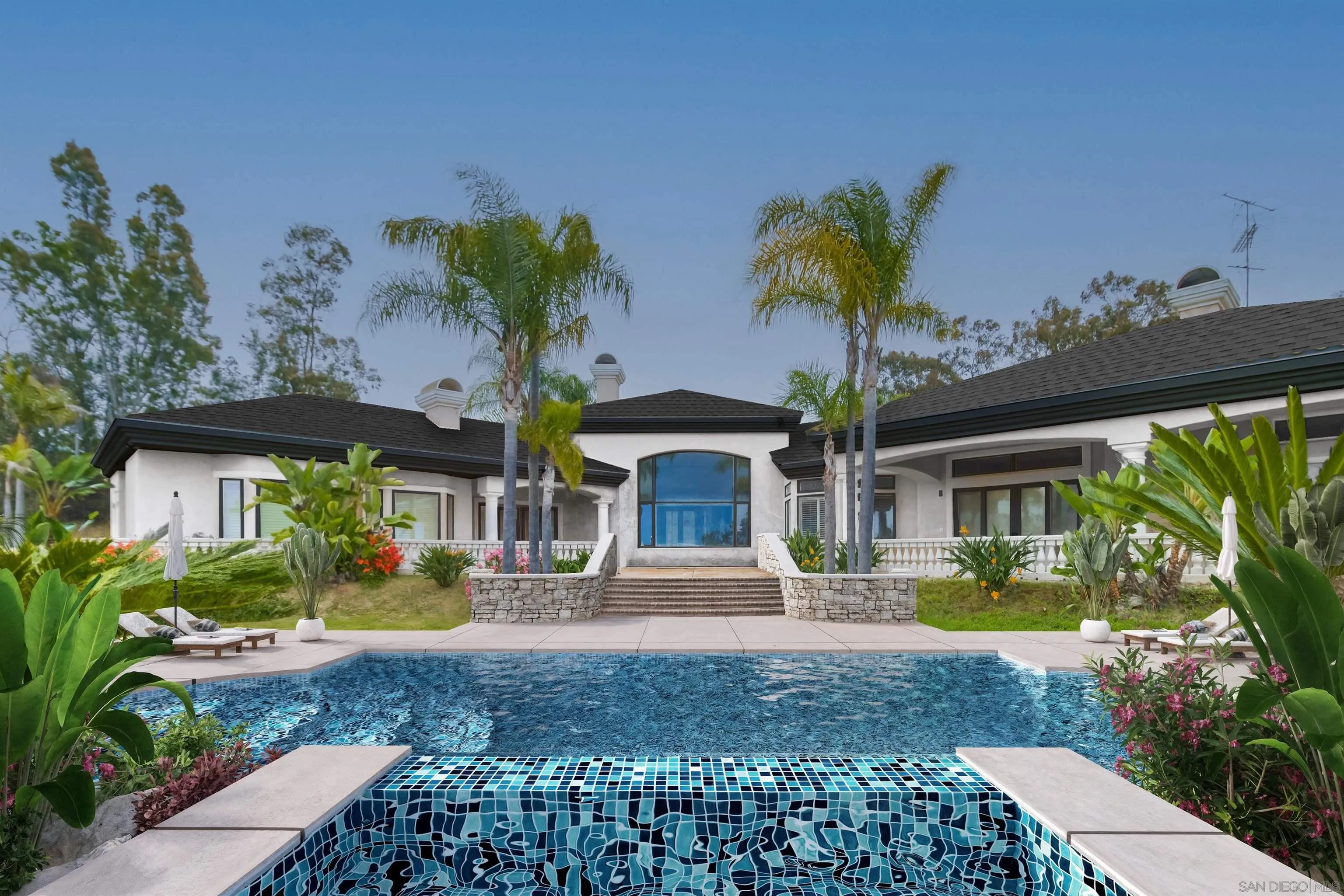 https://cdn.realtyfeed.com/cdn/127/250042454/1347ee8d59628e17ab0bb7e11cbcbe10.webp