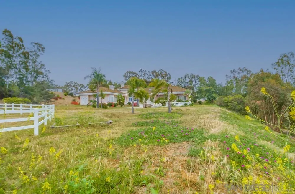 https://cdn.realtyfeed.com/cdn/127/250042454/afd4cbe85fc1ddb5213f33e7b4f4c3f3.webp