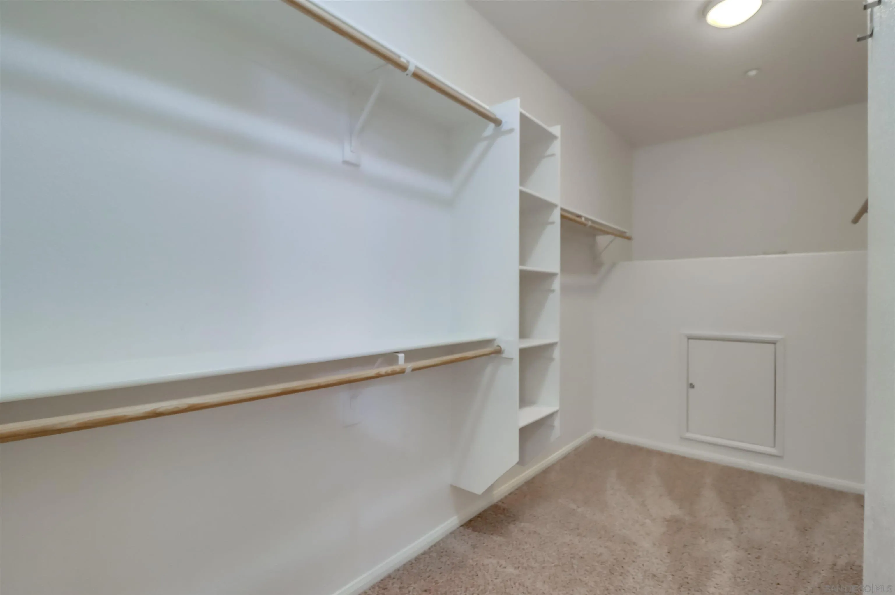 https://cdn.realtyfeed.com/cdn/127/250042458/13cc0d6fcf40a54618fdab02b55a9a6e.webp