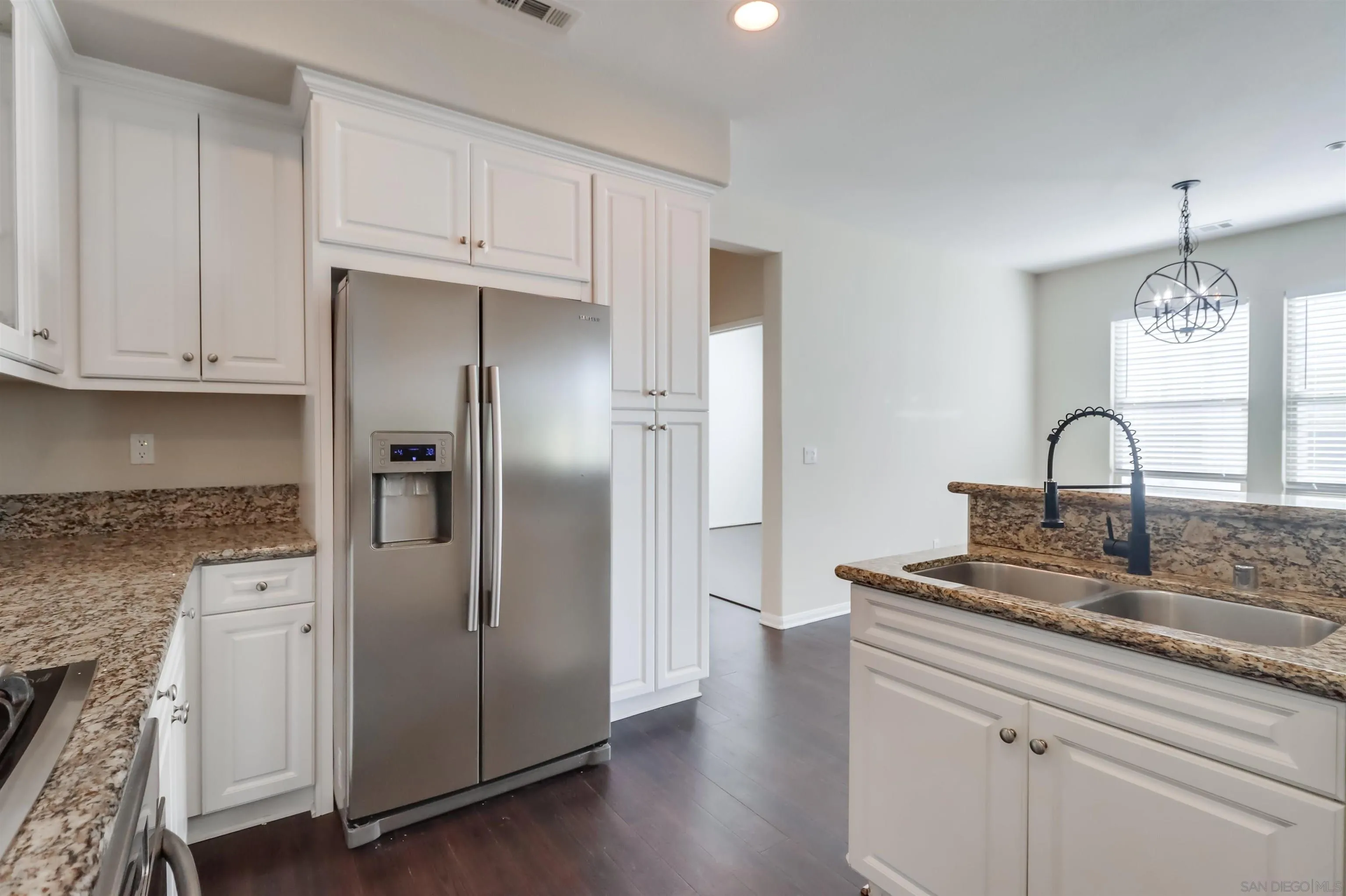 https://cdn.realtyfeed.com/cdn/127/250042458/4c29aae194524375df3d21438f7eb5c4.webp