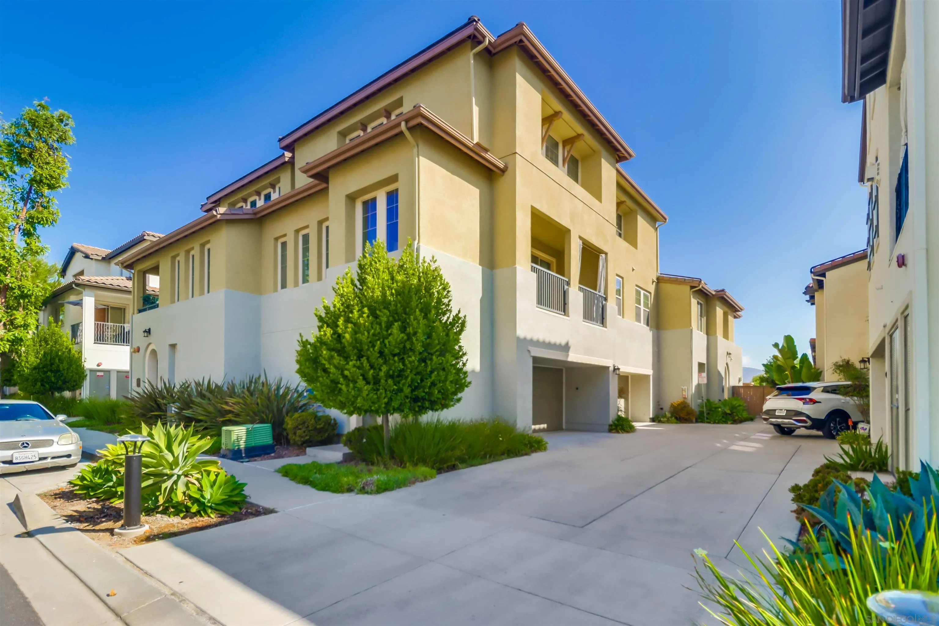 https://cdn.realtyfeed.com/cdn/127/250042458/568b03e4455566ed6f3160e0574665ff.webp